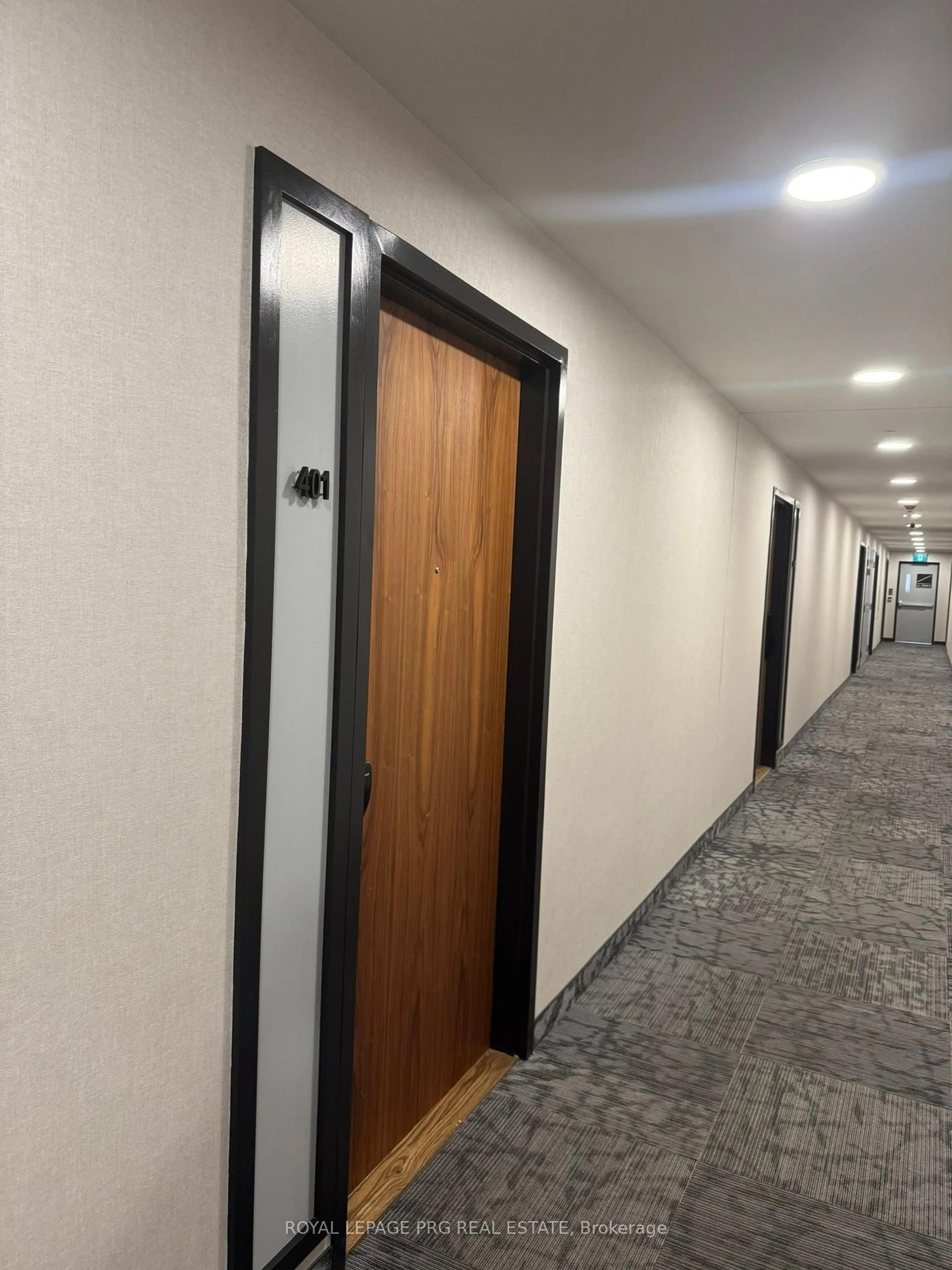Indoor foyer for 50 Ann St #401, Caledon Ontario L7E 1B9