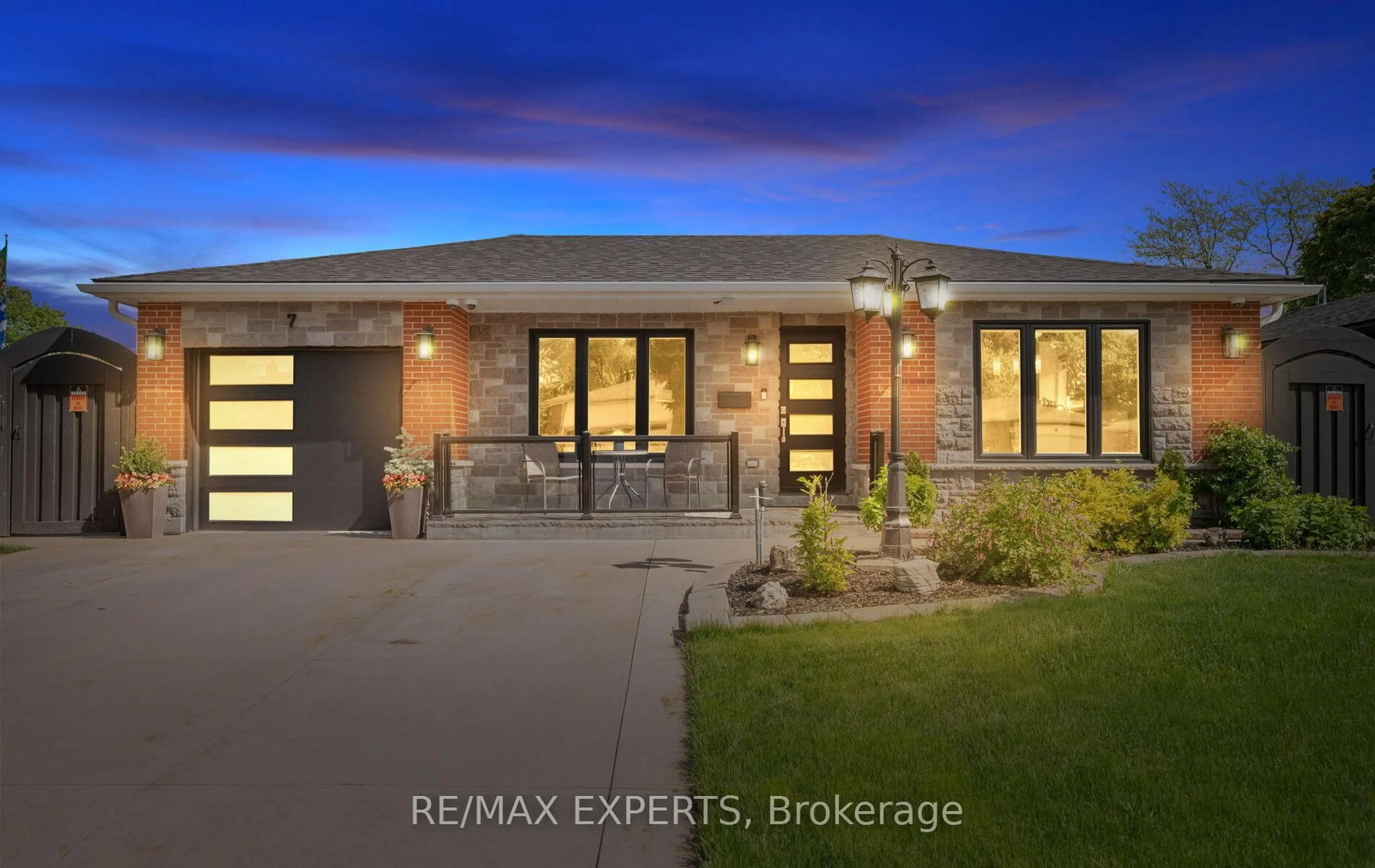 Home with brick exterior material, street for 7 Goodwood Rd, Brampton Ontario L6S 1C4