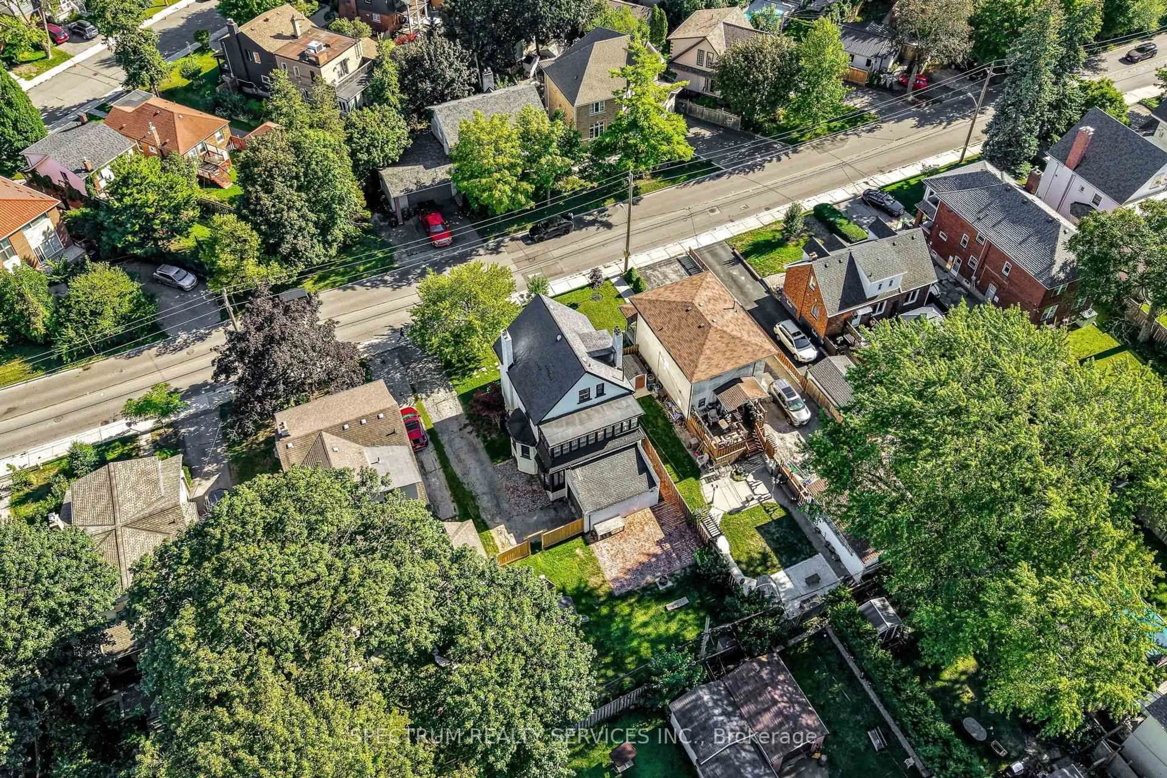 A pic from outside/outdoor area/front of a property/back of a property/a pic from drone, street for 86 Church St, Toronto Ontario M9N 1N3