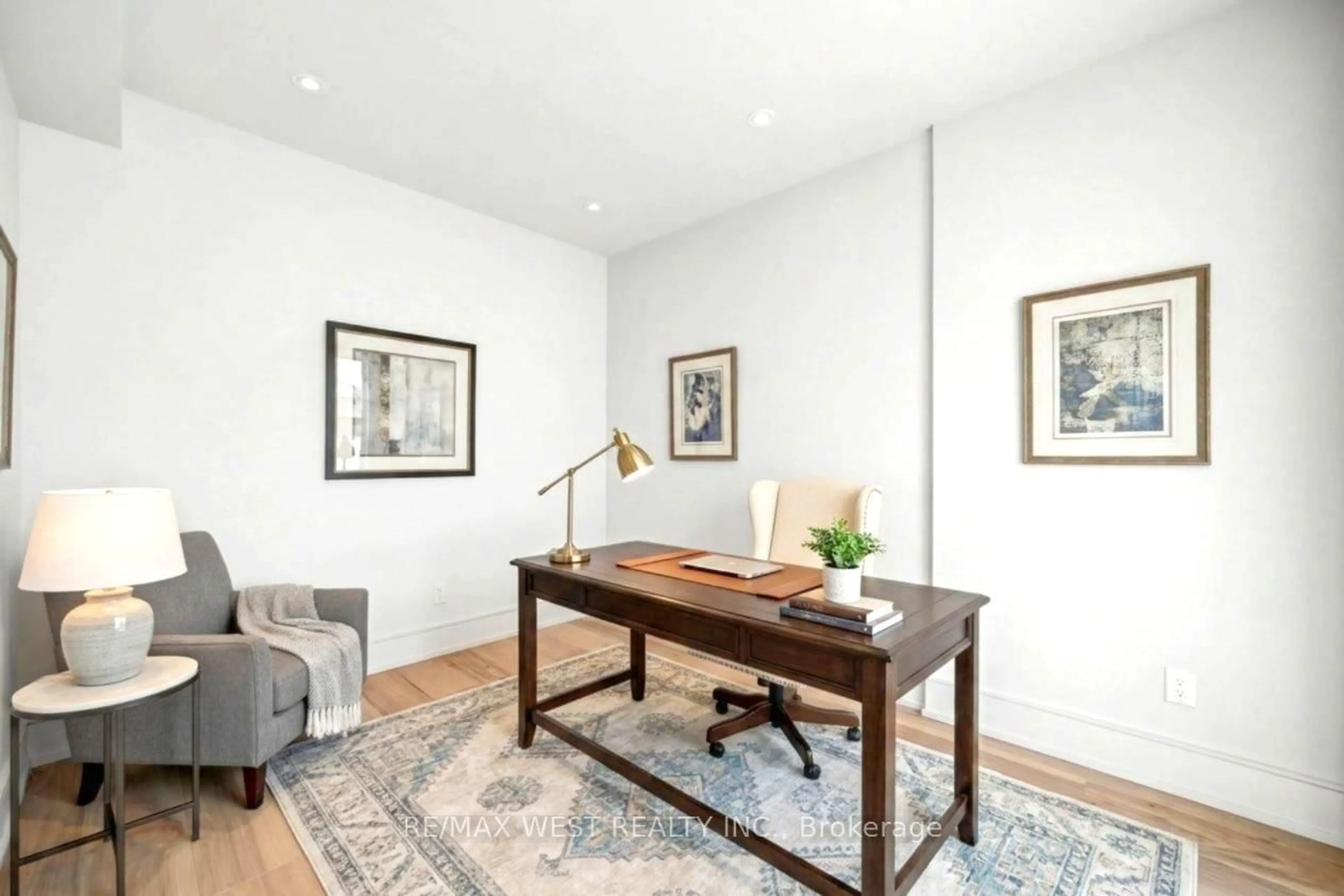 A pic of a room for 2267 Fifth Line, Mississauga Ontario L5K 1V7