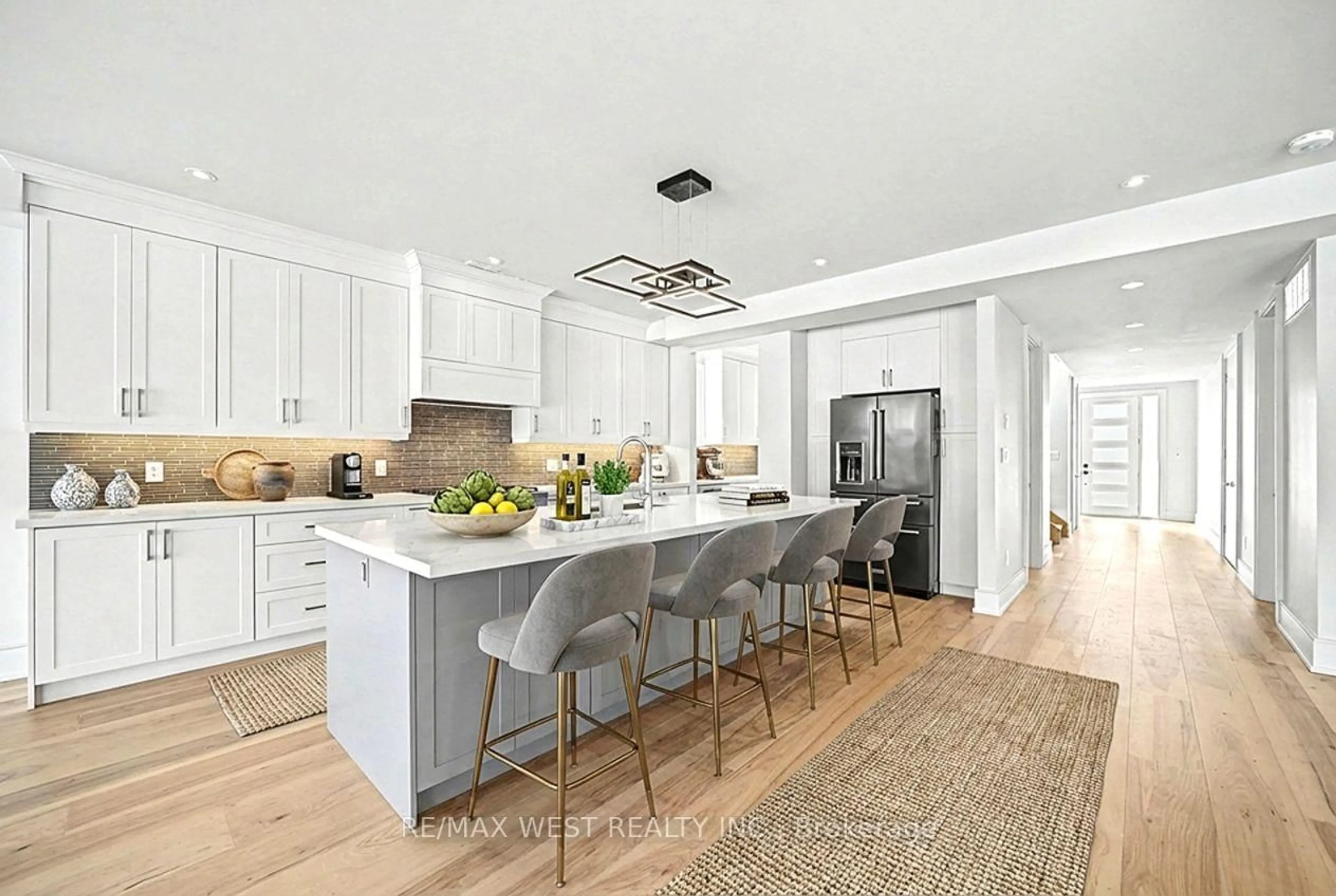 Open concept kitchen, unknown for 2267 Fifth Line, Mississauga Ontario L5K 1V7