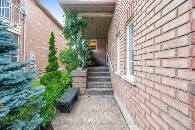 23 Swansea Meadows Dr, Brampton 5