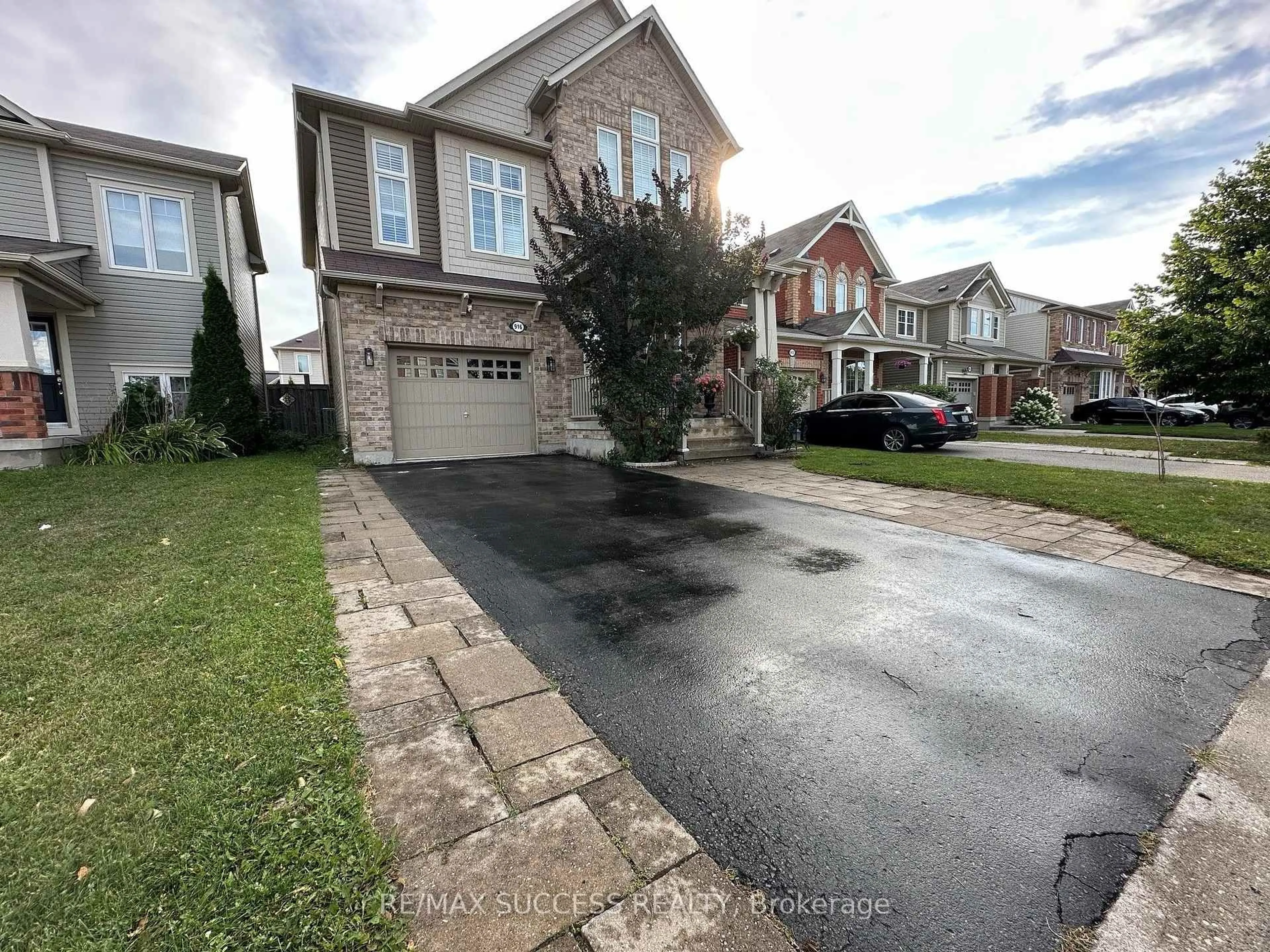 Unknown for 916 Minchin Way #Basement, Milton Ontario L9T 7T6