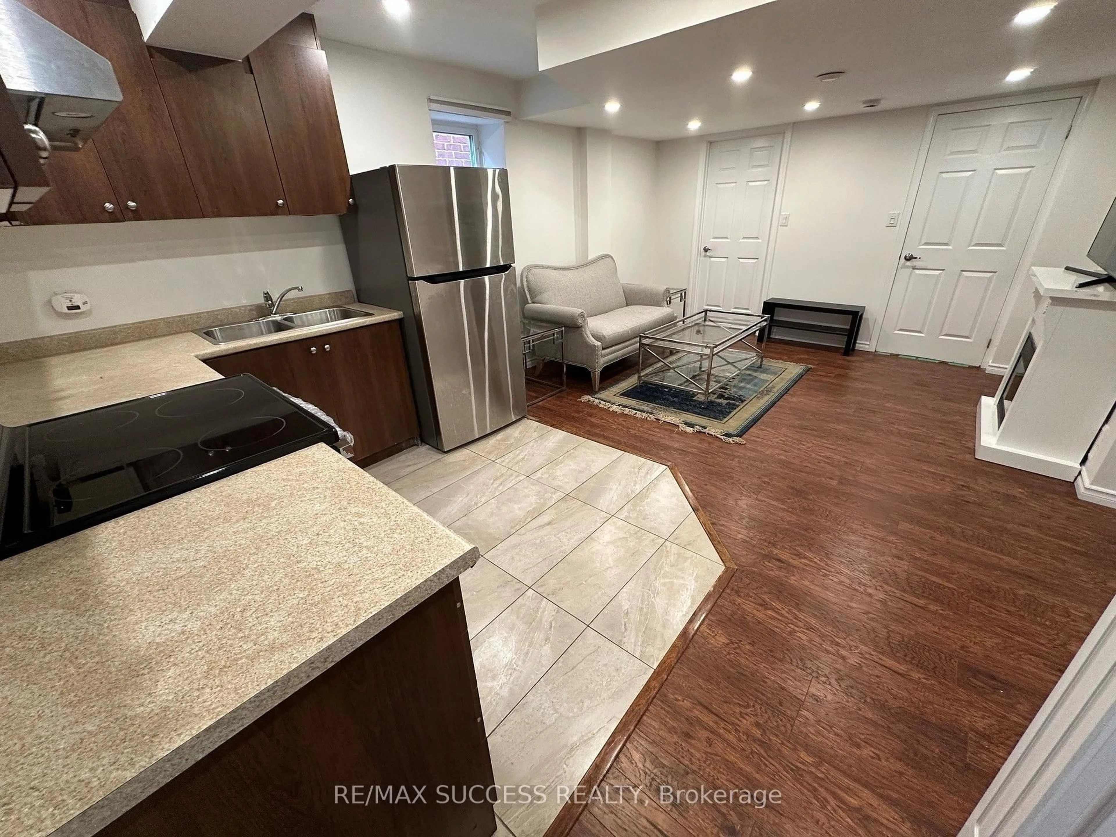 Unknown for 916 Minchin Way #Basement, Milton Ontario L9T 7T6
