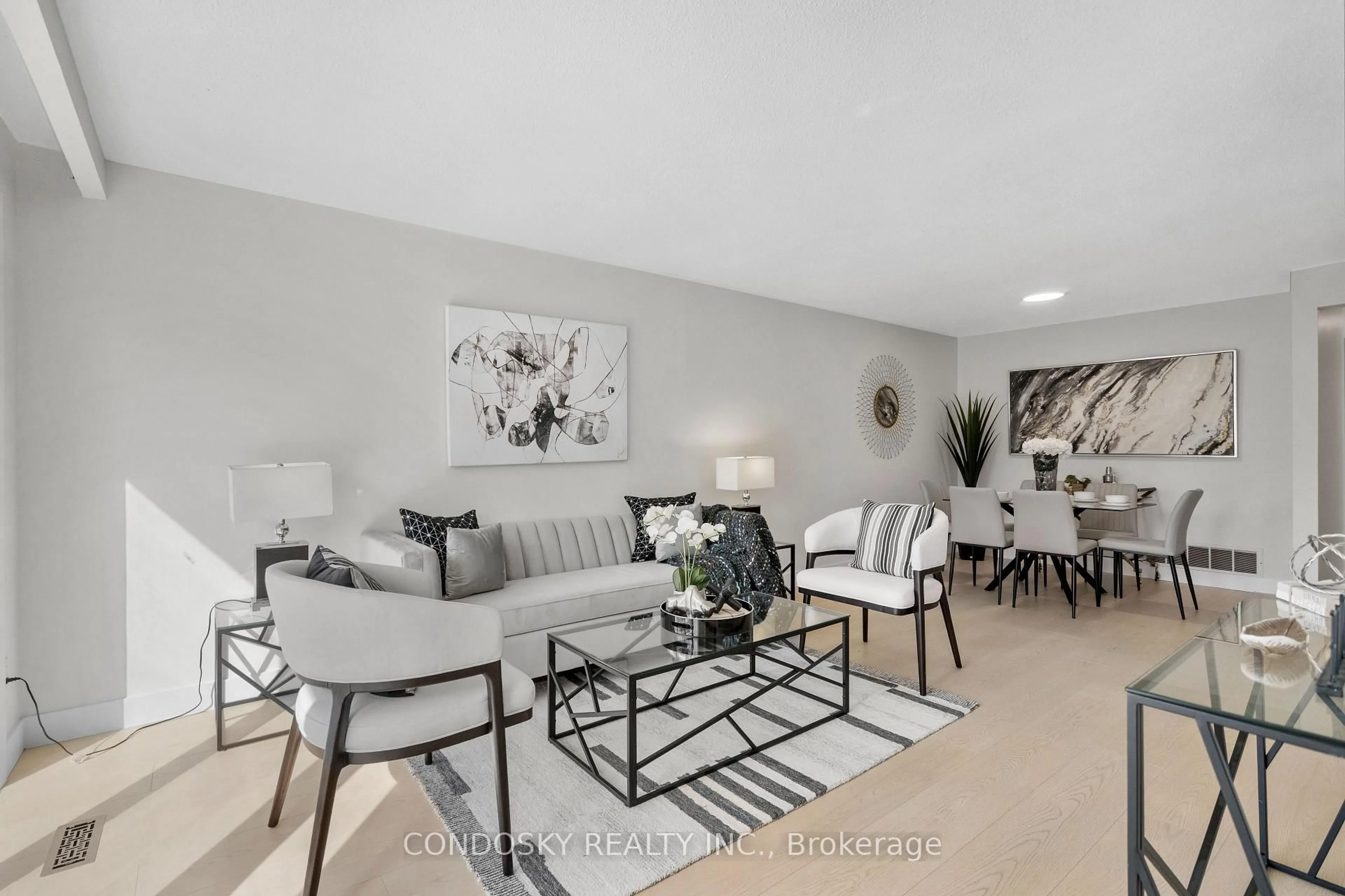 Living room with furniture, unknown for 768 Annamore Rd, Mississauga Ontario L4Y 2V7