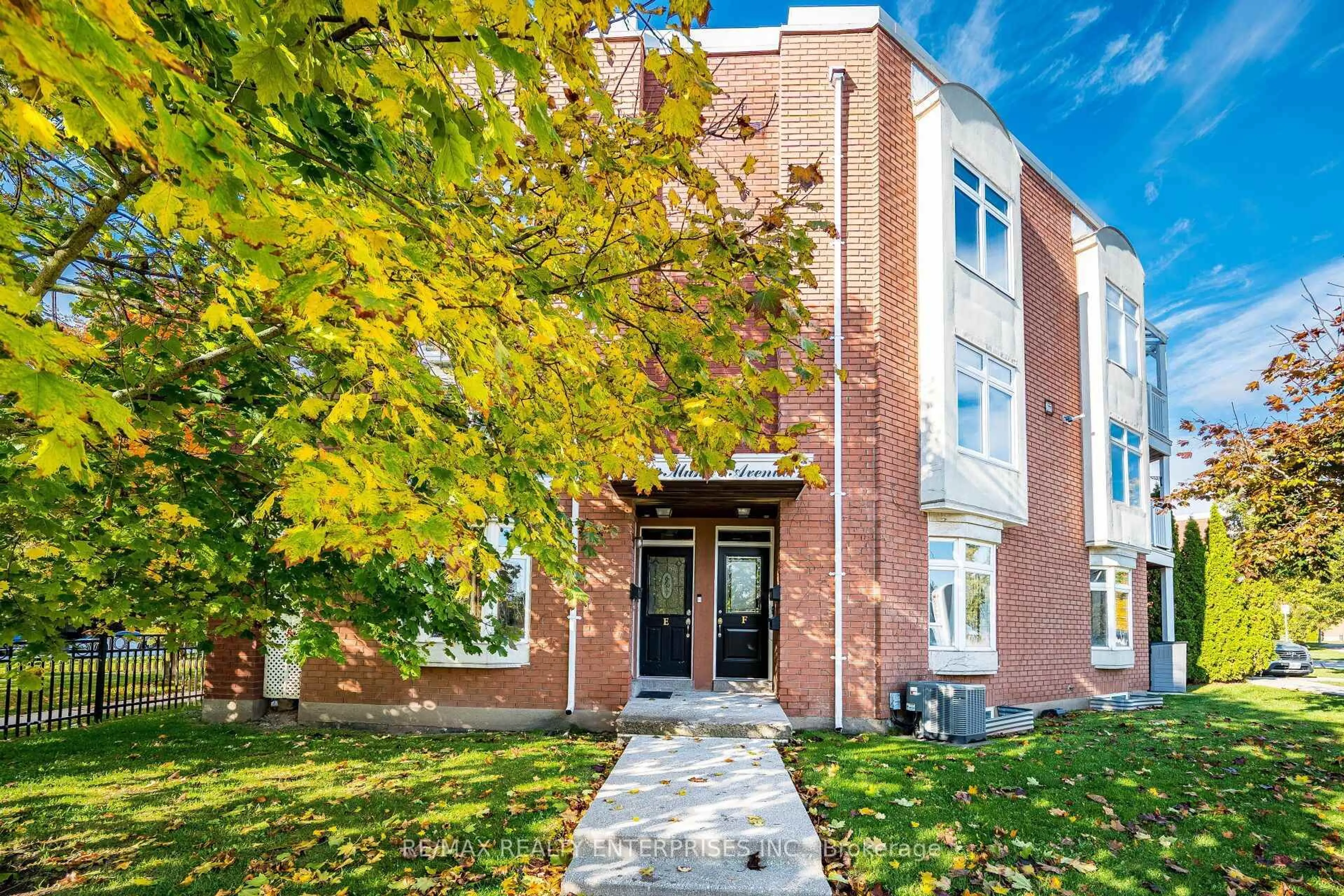 Home with brick exterior material, street for 2386 Munn's Ave #Unit E, Oakville Ontario L6H 6G9