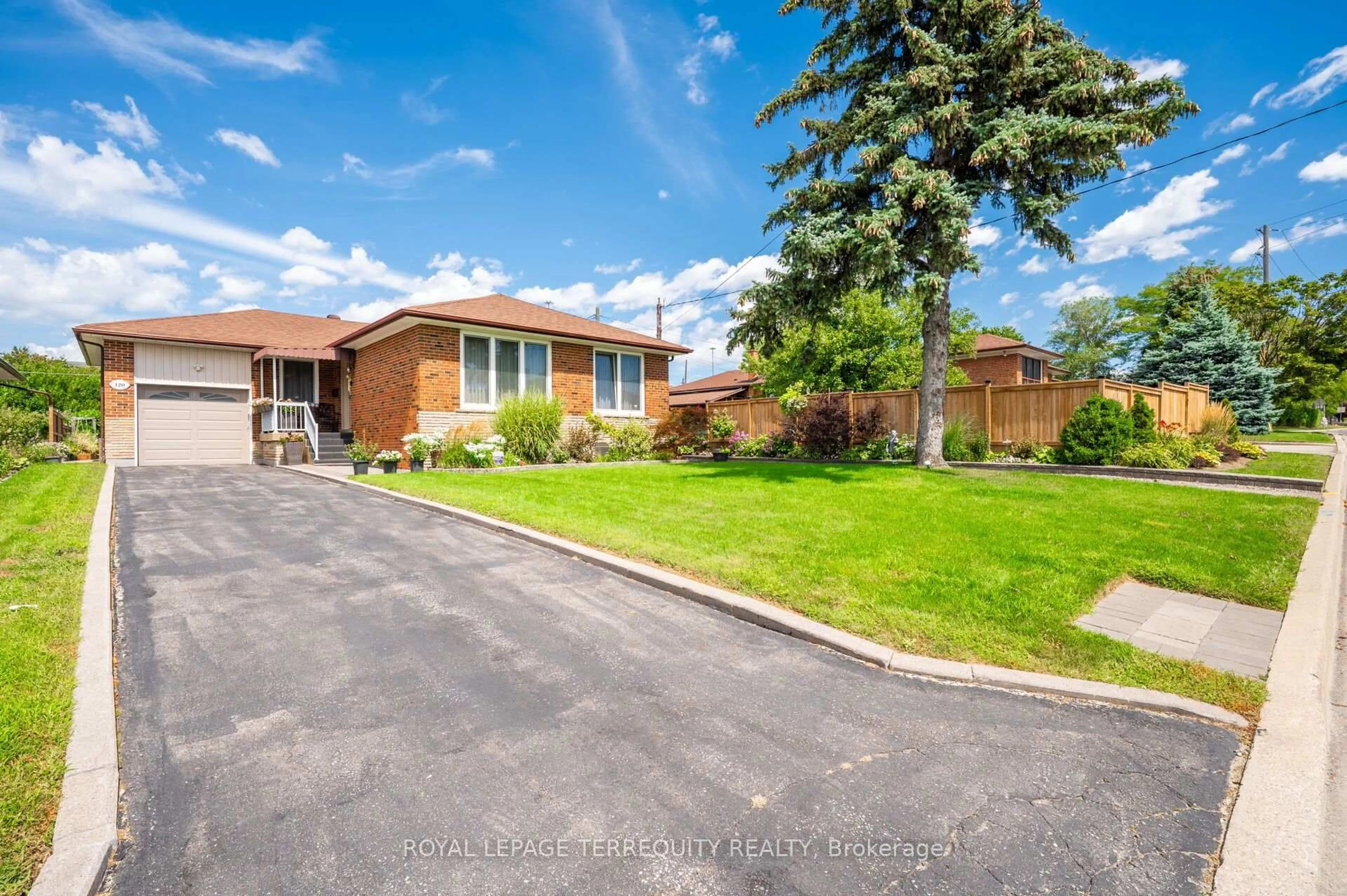A pic from outside/outdoor area/front of a property/back of a property/a pic from drone, street for 120 Falstaff Ave, Toronto Ontario M6L 2E4