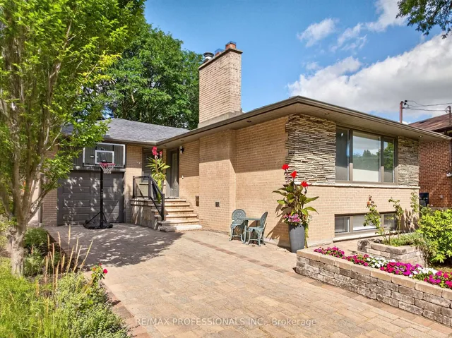 57 Merrygale Cres, Toronto 5