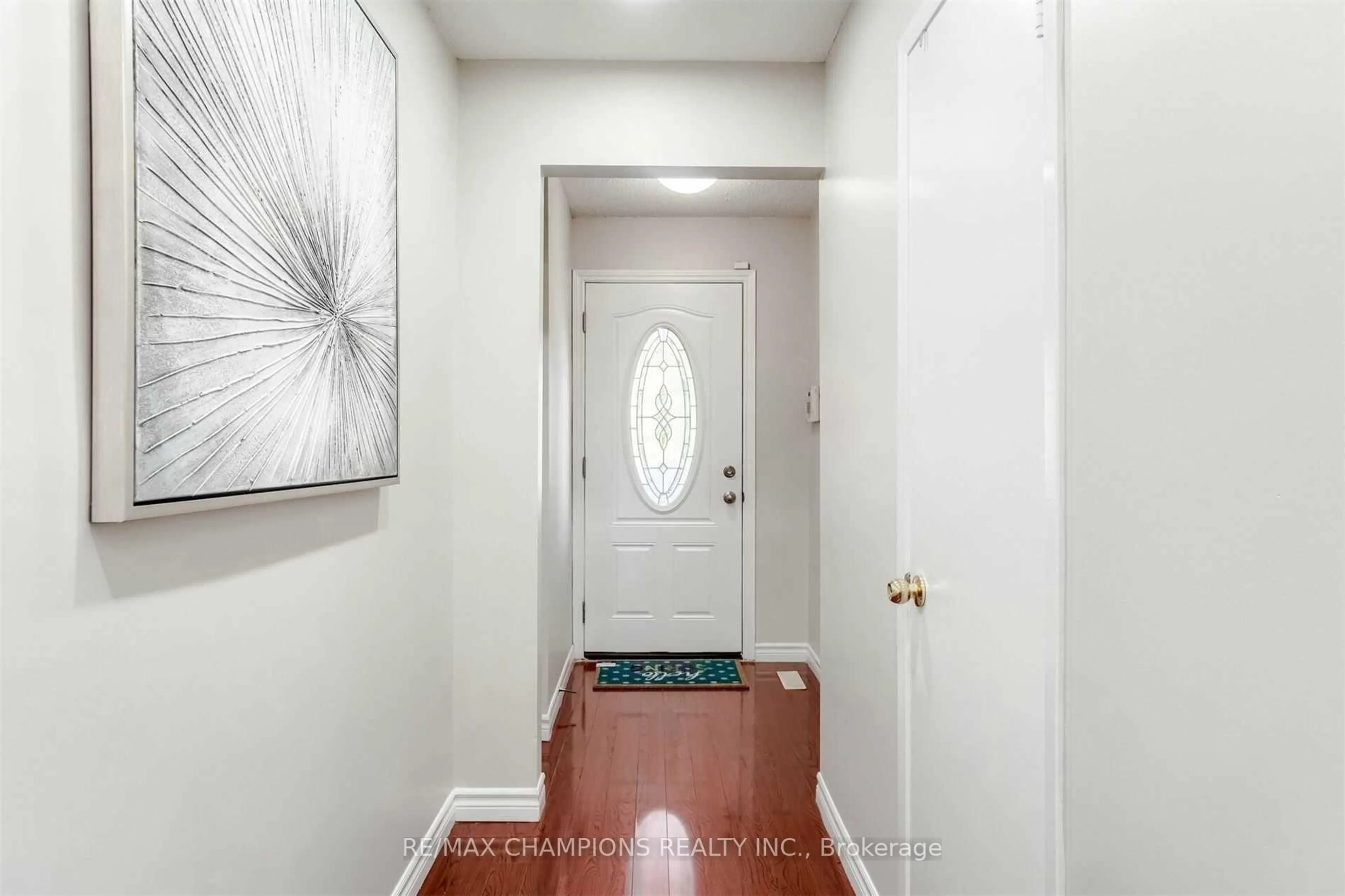 Indoor entryway for 60 Banting Cres, Brampton Ontario L6Y 2K9
