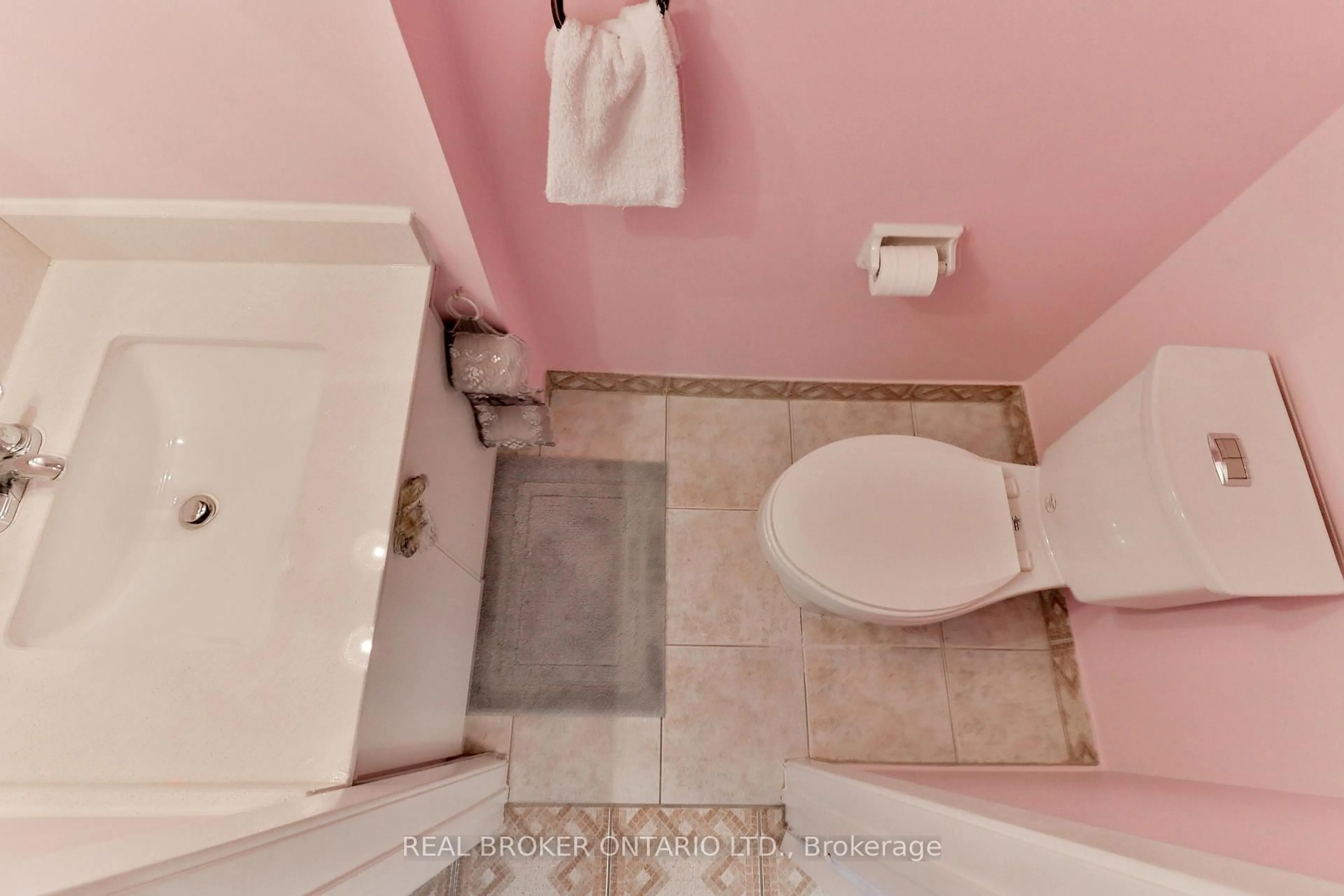 Standard bathroom, ceramic/tile floor for 1764 Rathburn Rd #16, Mississauga Ontario L4W 2N8