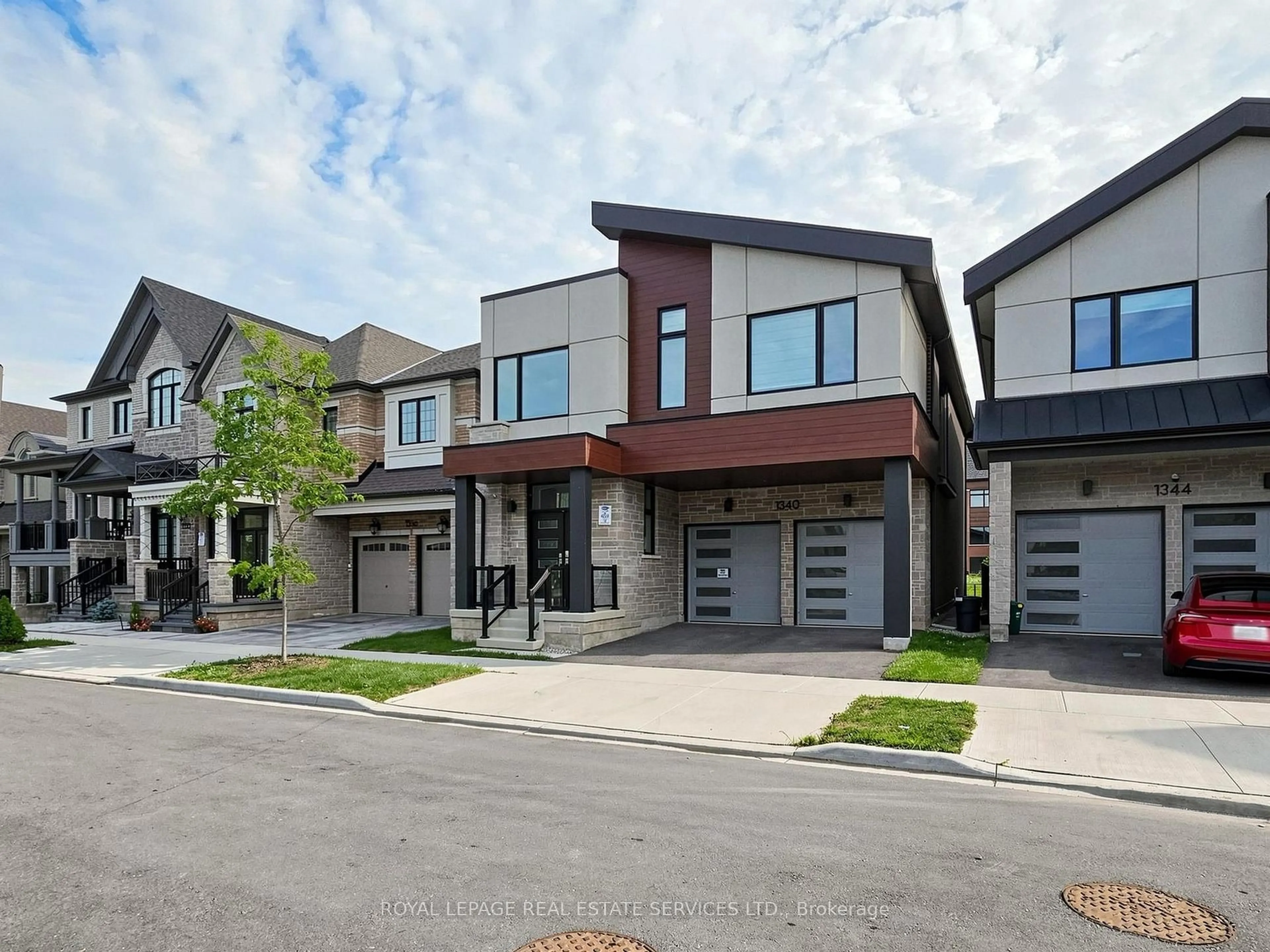 Home with brick exterior material, street for 1340 Aymond Cres, Oakville Ontario L6H 7W8