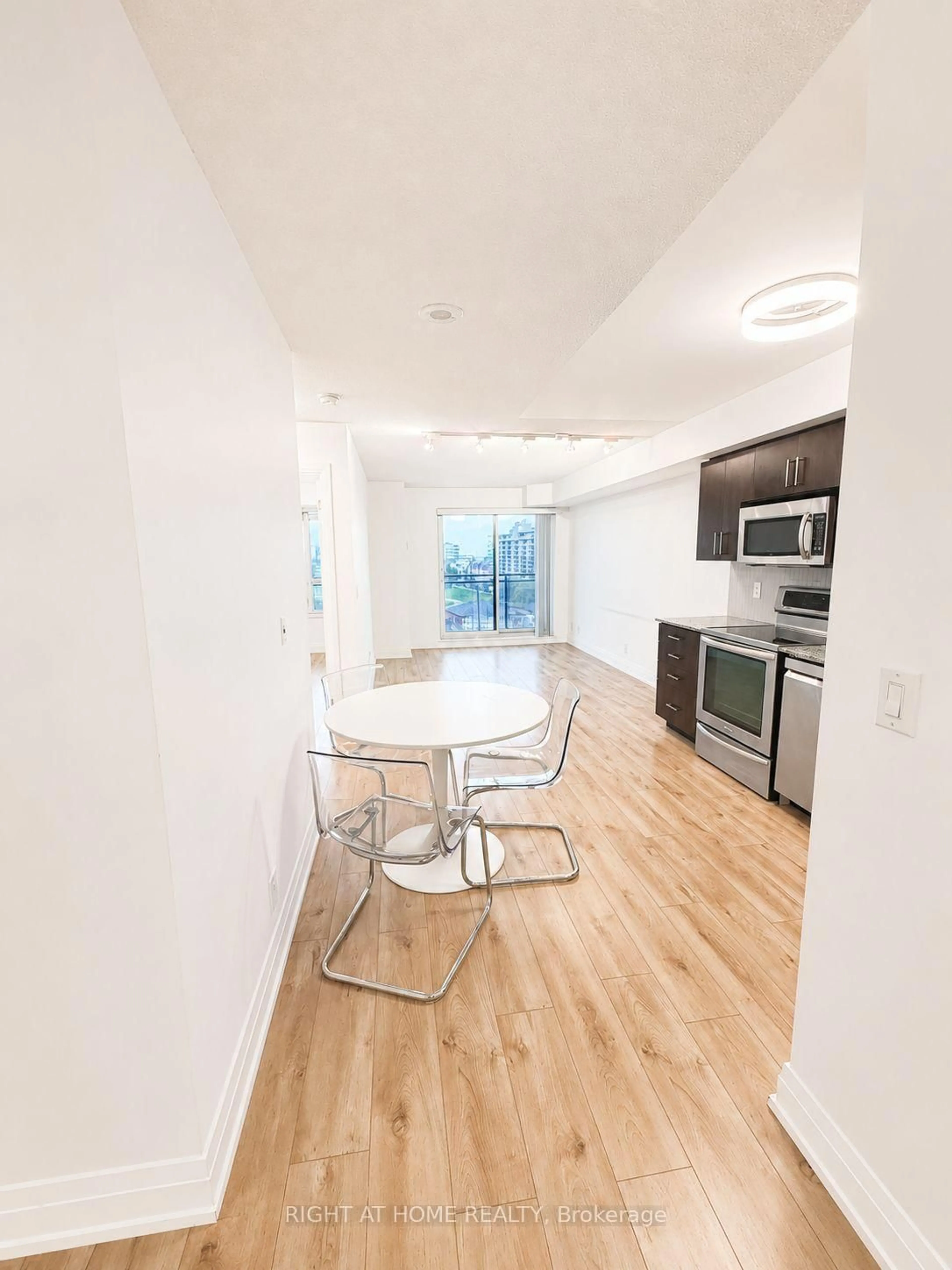A pic of a room for 1 De Boers Dr #608, Toronto Ontario M3J 0G6