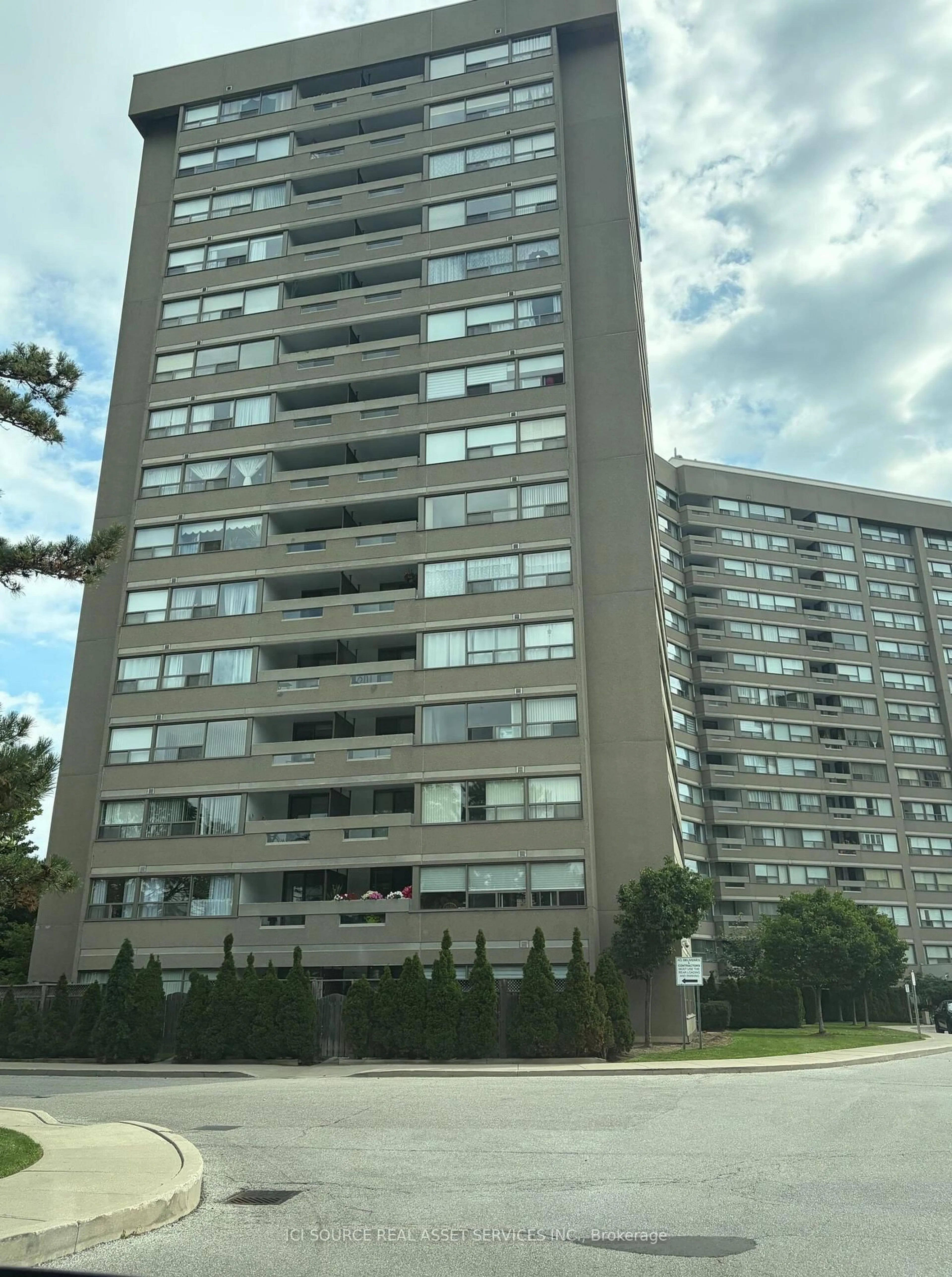 Unknown for 475 The West Mall #310, Toronto Ontario M9C 4Z3