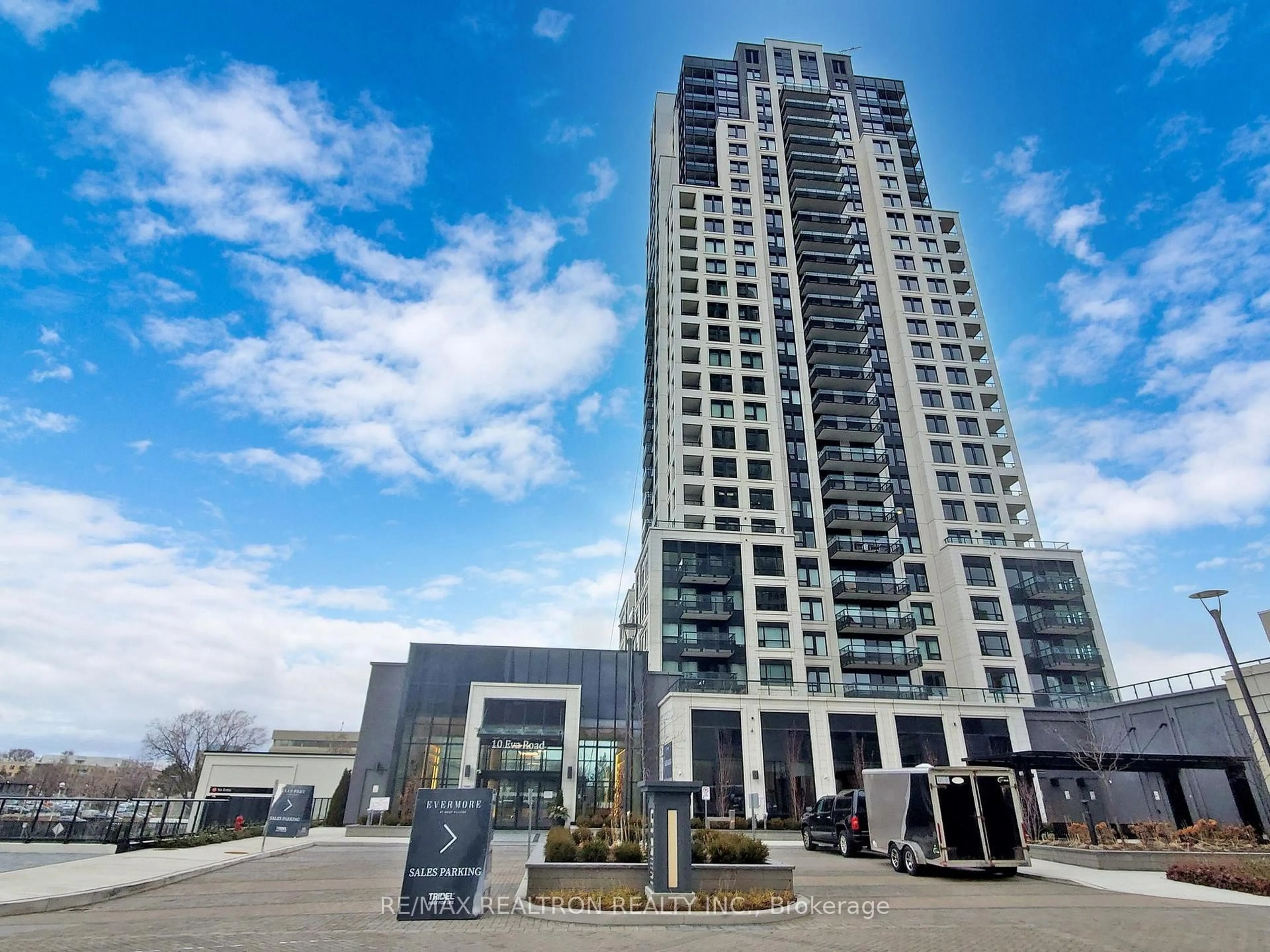Indoor foyer for 10 Eva Rd #1705, Toronto Ontario M9C 0B3