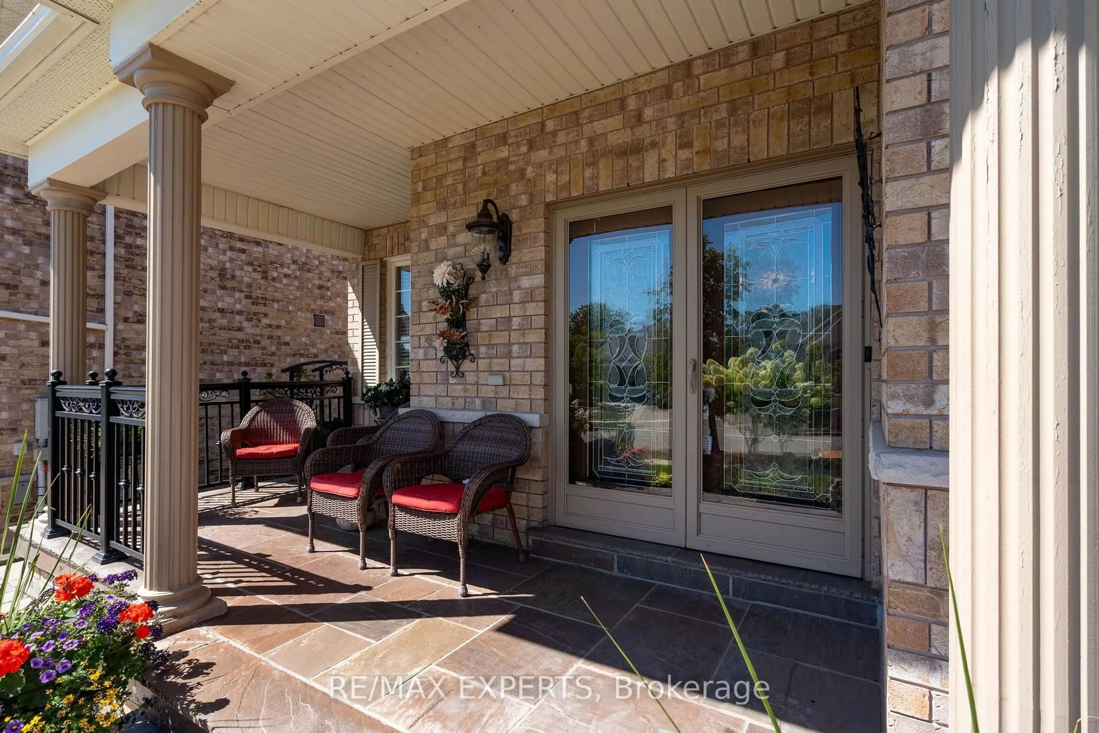 Indoor entryway for 8 Evans Rdge, Caledon Ontario L7E 2Z2