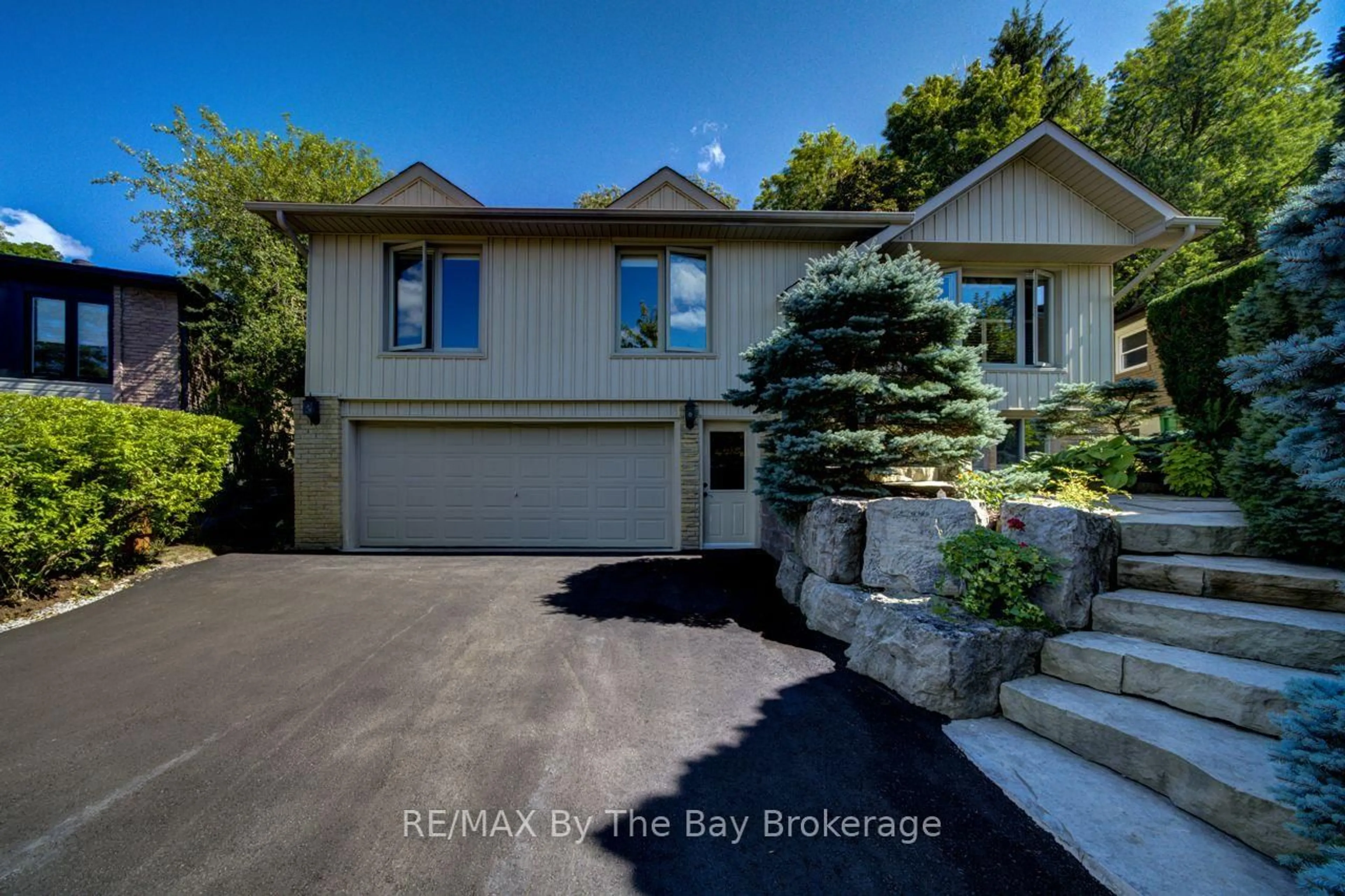 Unknown for 50 Hilltop Crt, Caledon Ontario L7E 2P8