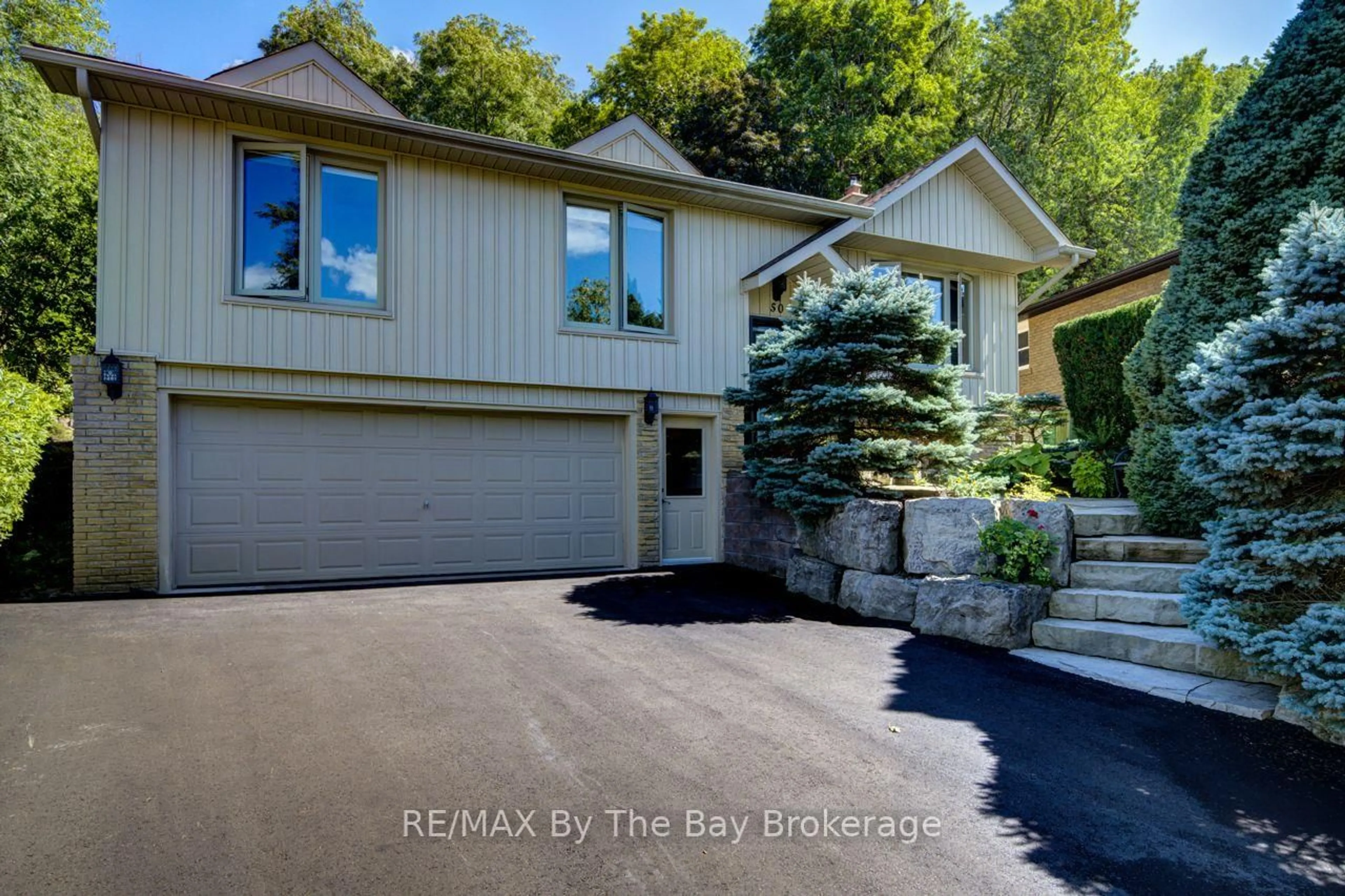 Home with brick exterior material, street for 50 Hilltop Crt, Caledon Ontario L7E 2P8
