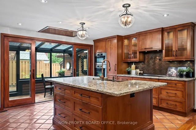 1194 Stirling Dr, Oakville 5