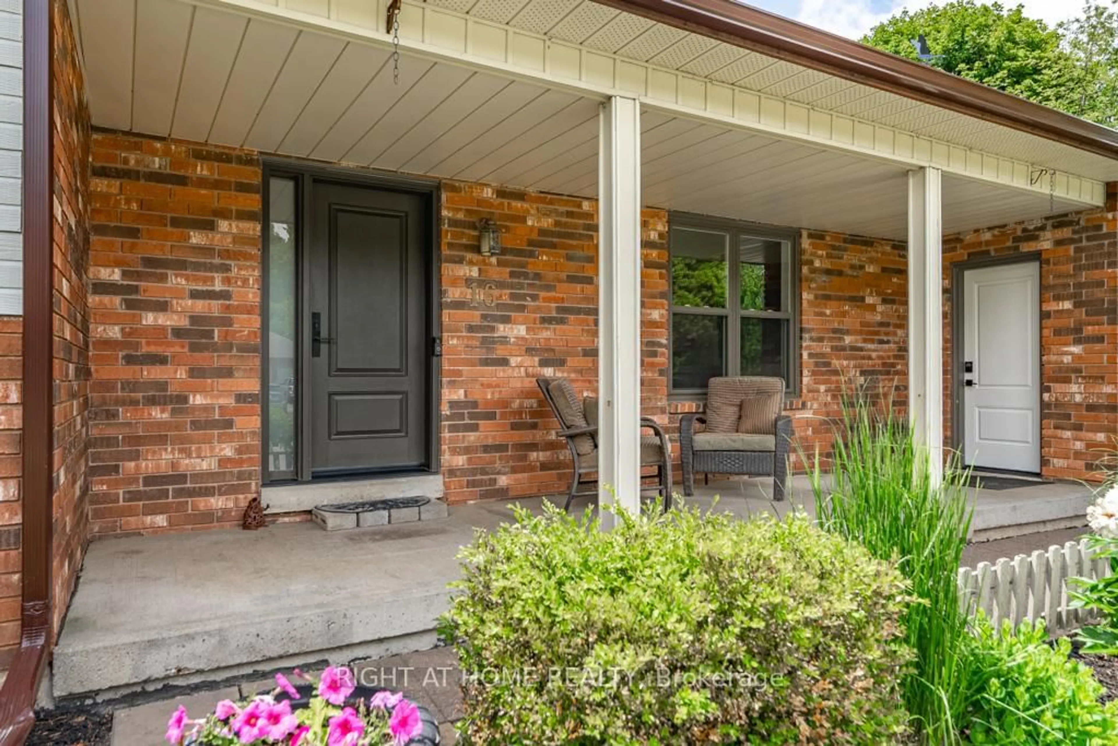 Home with brick exterior material, street for 16 Snowberry Crt, Caledon Ontario L7K 0B5