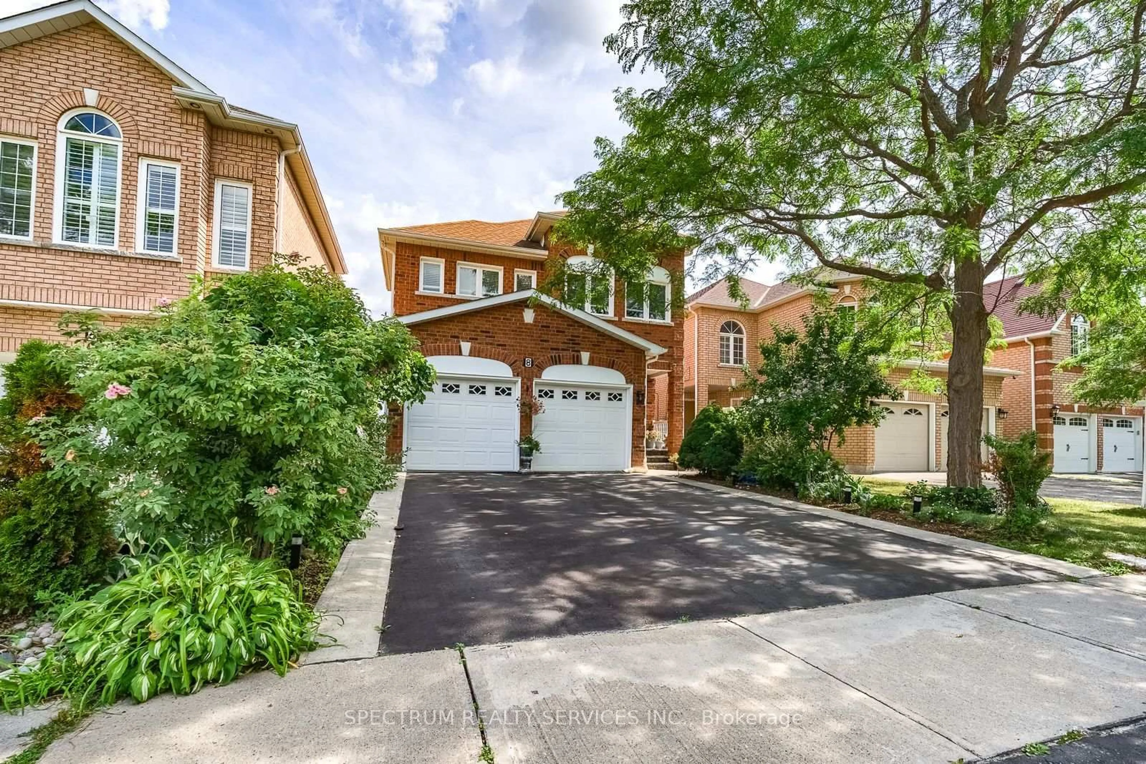 Home with brick exterior material, street for 8 Sweet Briar Lane, Brampton Ontario L6Z 4V3