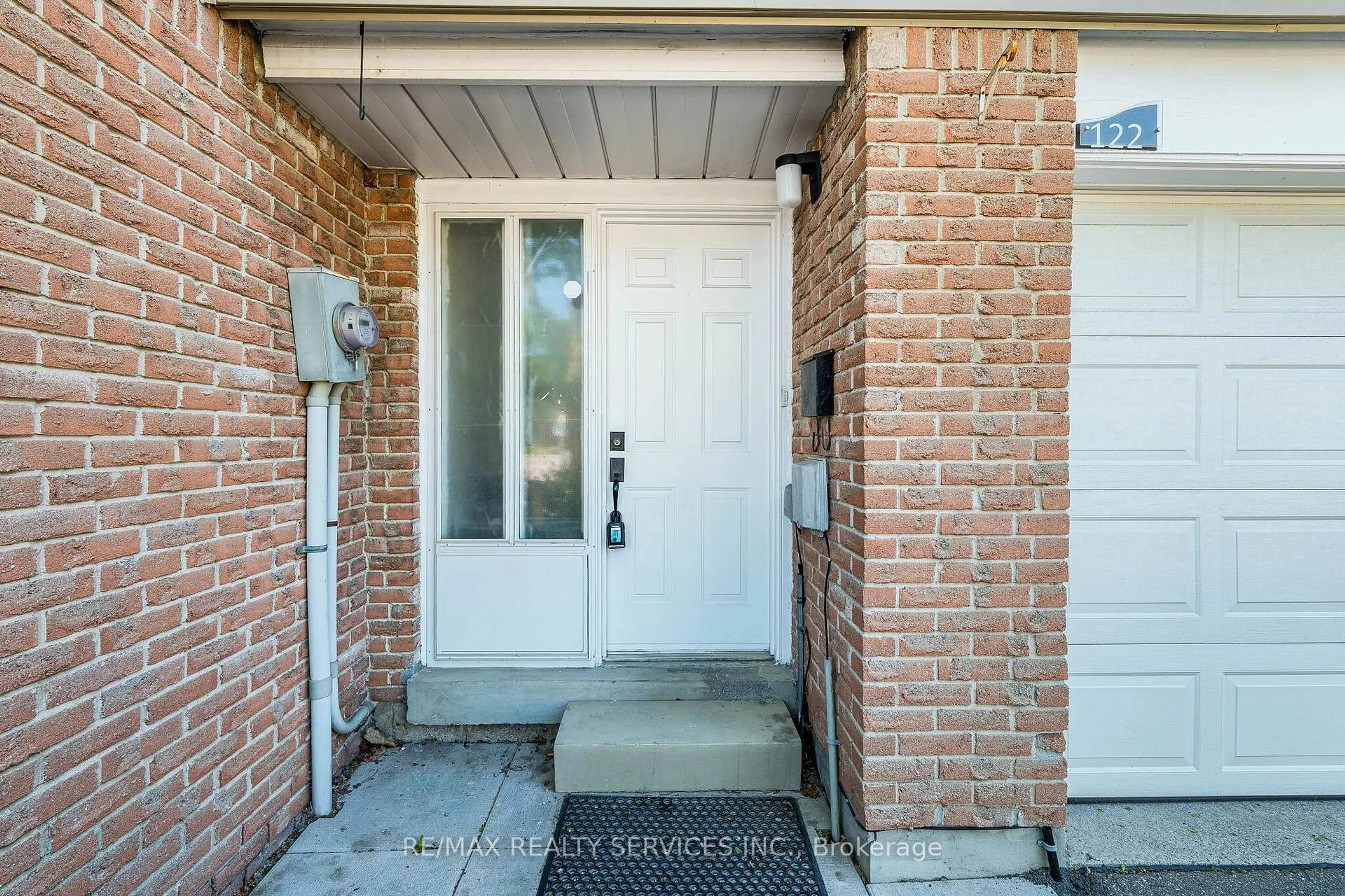 Indoor entryway for 122 Ellerslie Rd #122, Brampton Ontario L6T 4C3