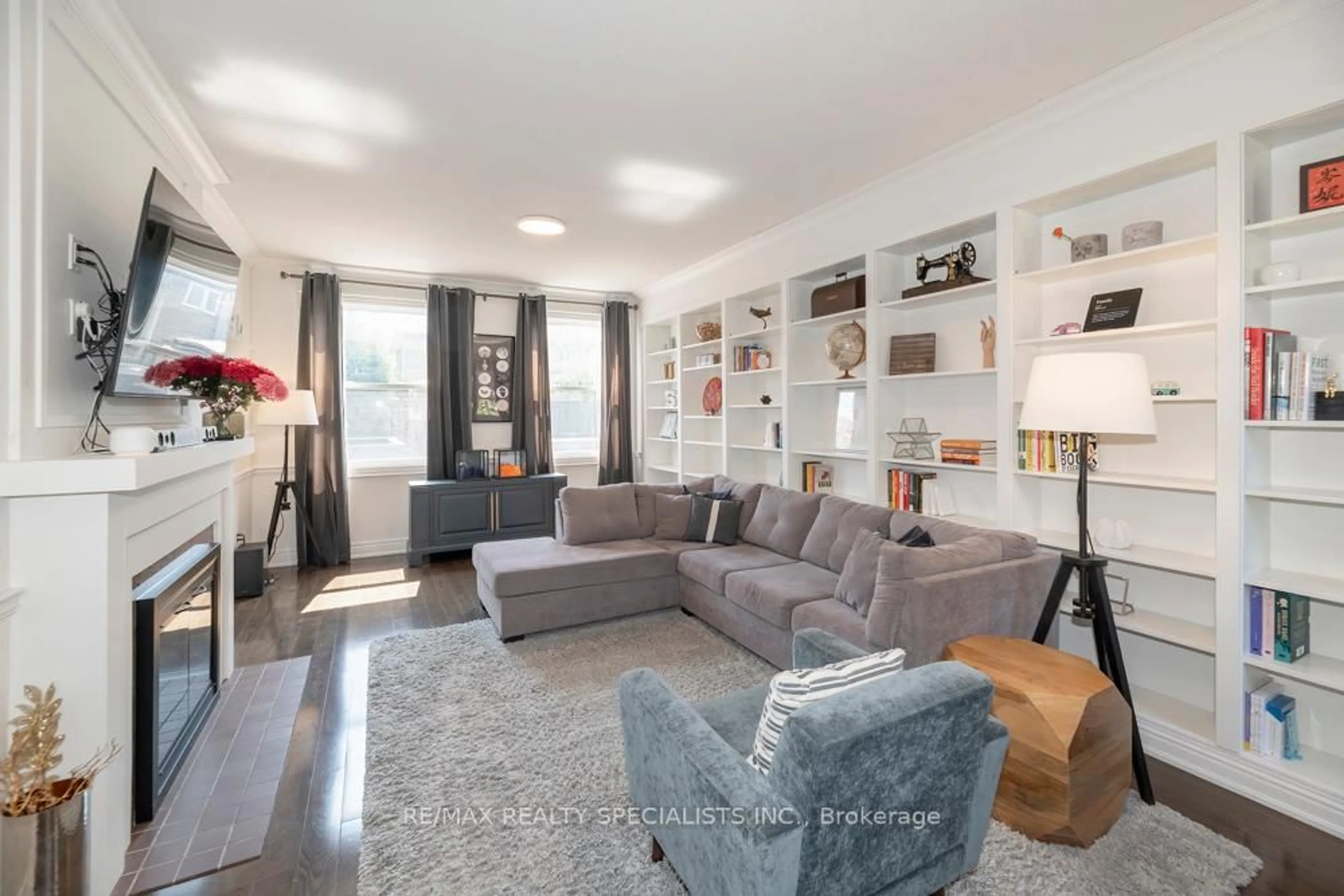 Living room with furniture, unknown for 77 Leander St, Brampton Ontario L6S 3N5