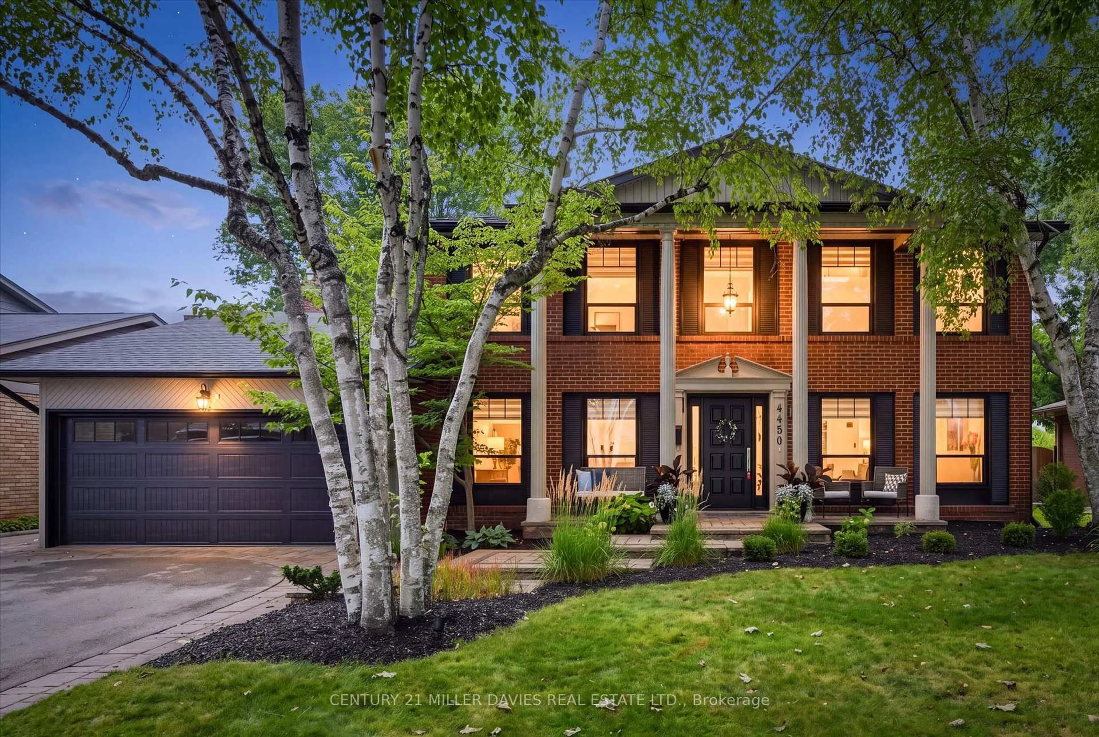 Home with brick exterior material, street for 4450 Hawthorne Dr, Burlington Ontario L7L 1G5