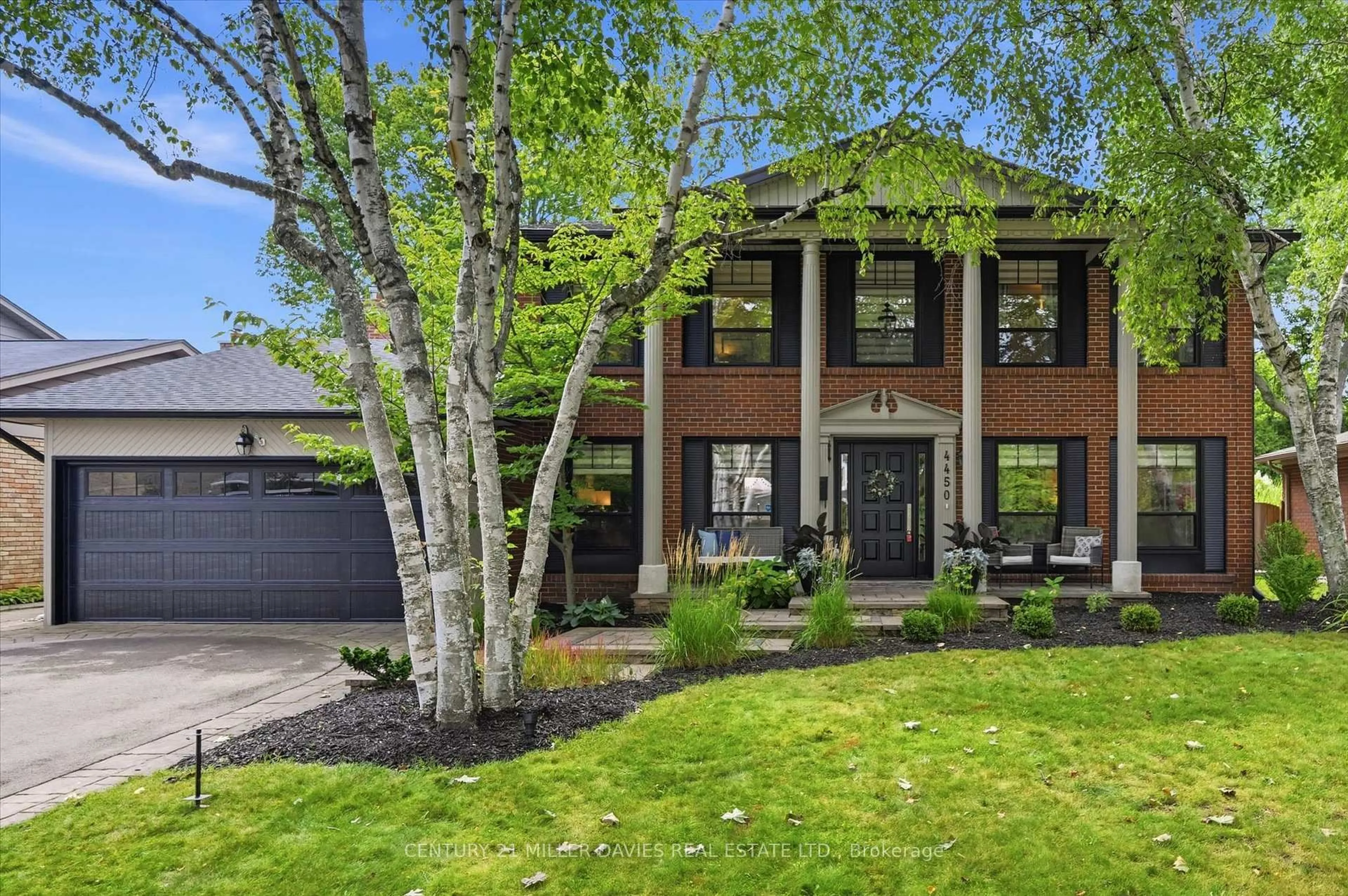 Home with brick exterior material, street for 4450 Hawthorne Dr, Burlington Ontario L7L 1G5