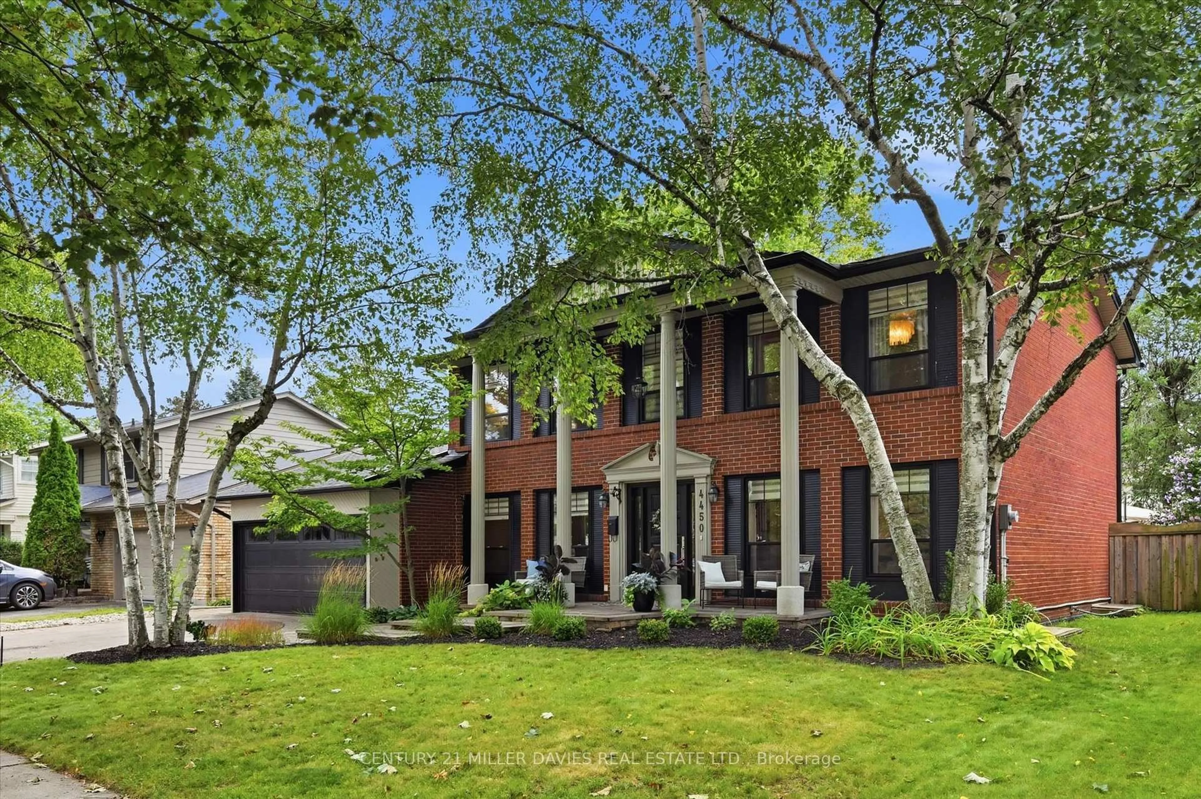 Home with brick exterior material, street for 4450 Hawthorne Dr, Burlington Ontario L7L 1G5