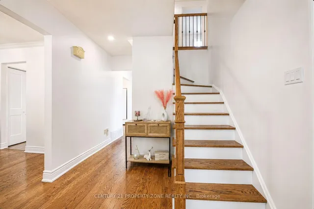 27 Madrid Cres, Brampton 5