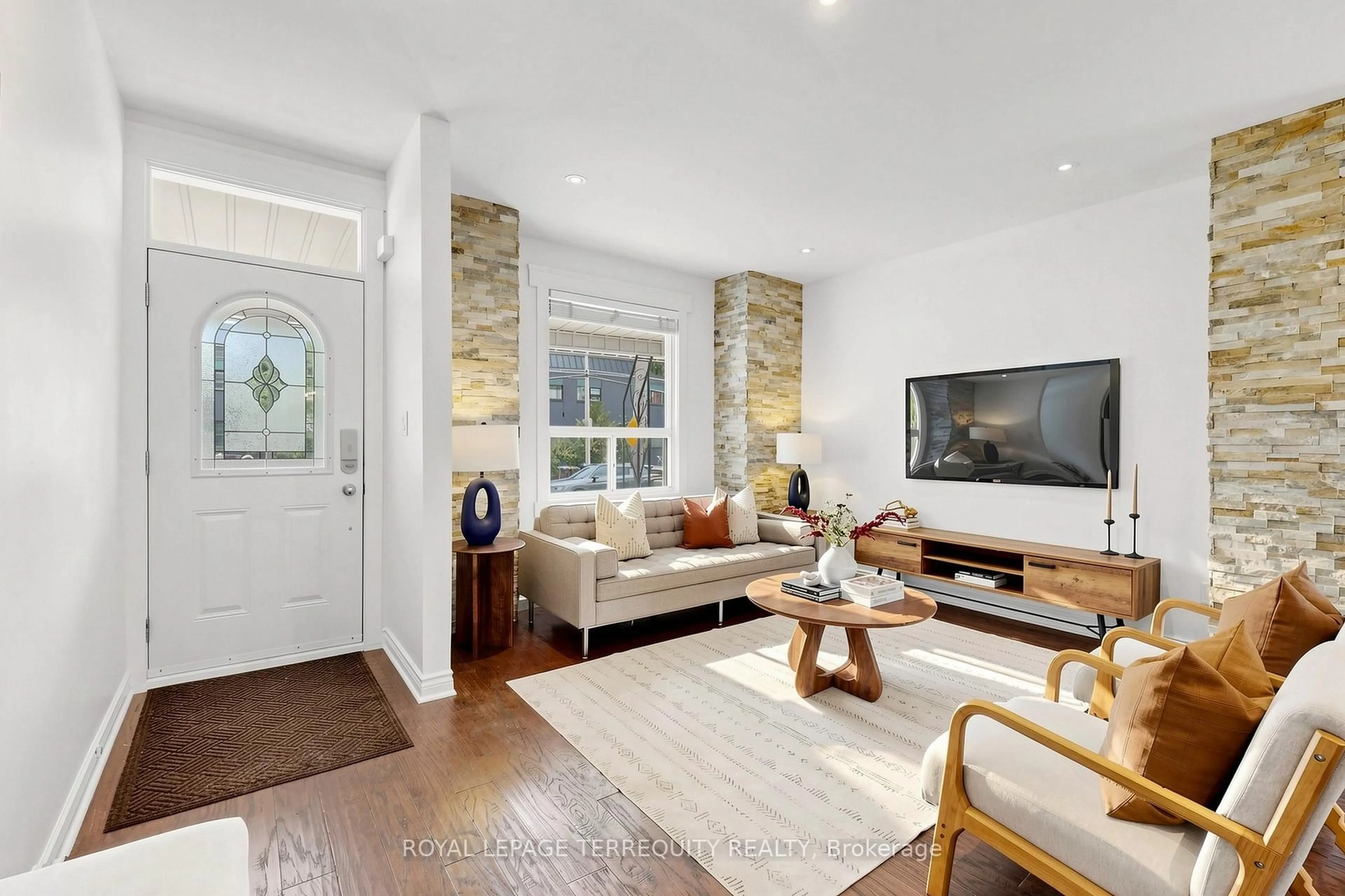 Living room with furniture, unknown for 150 Osler St, Toronto Ontario M6N 2Y8