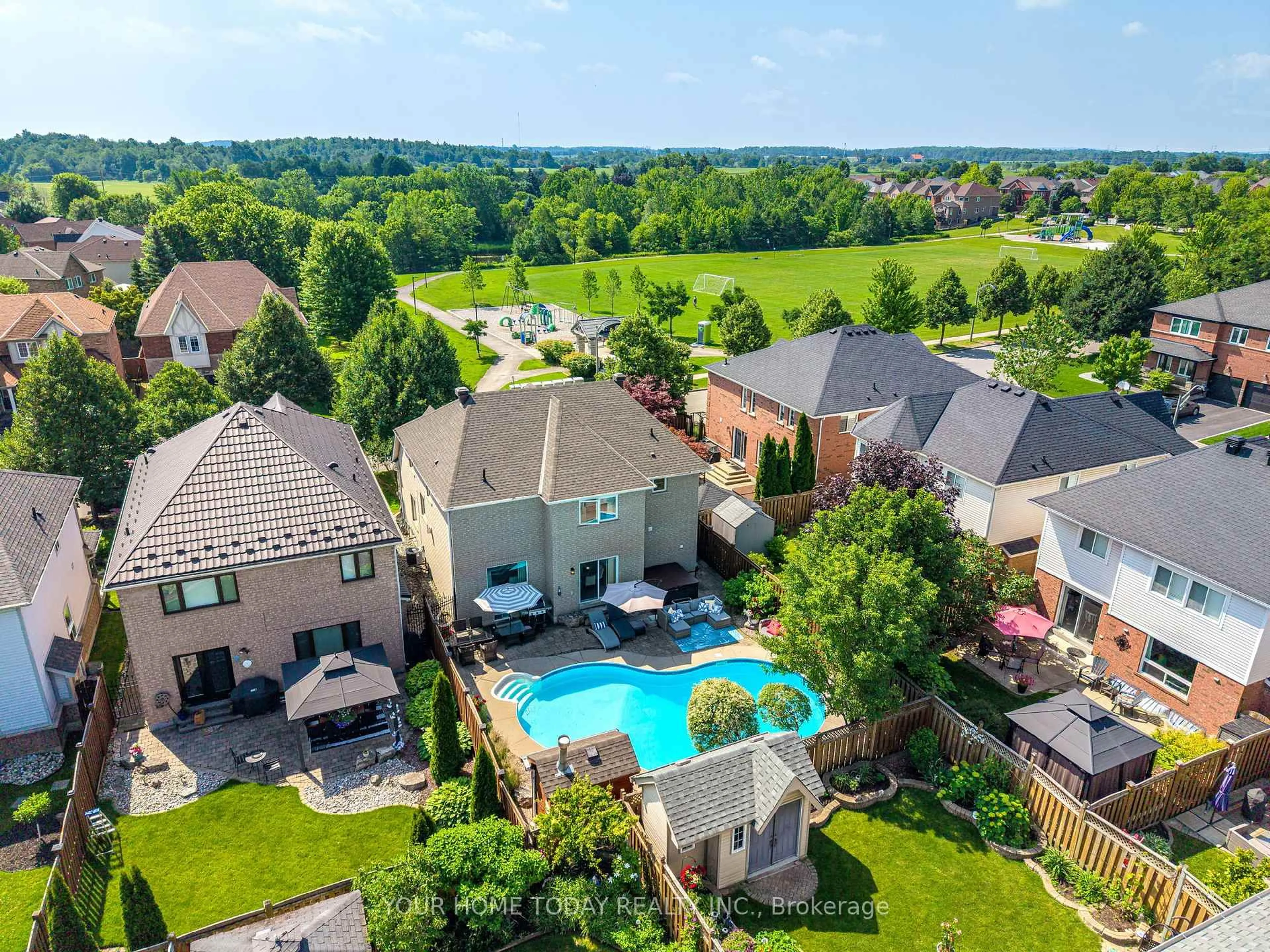 A pic from outside/outdoor area/front of a property/back of a property/a pic from drone, water/lake/river/ocean view for 19 McNally St, Halton Hills Ontario L7G 6B7