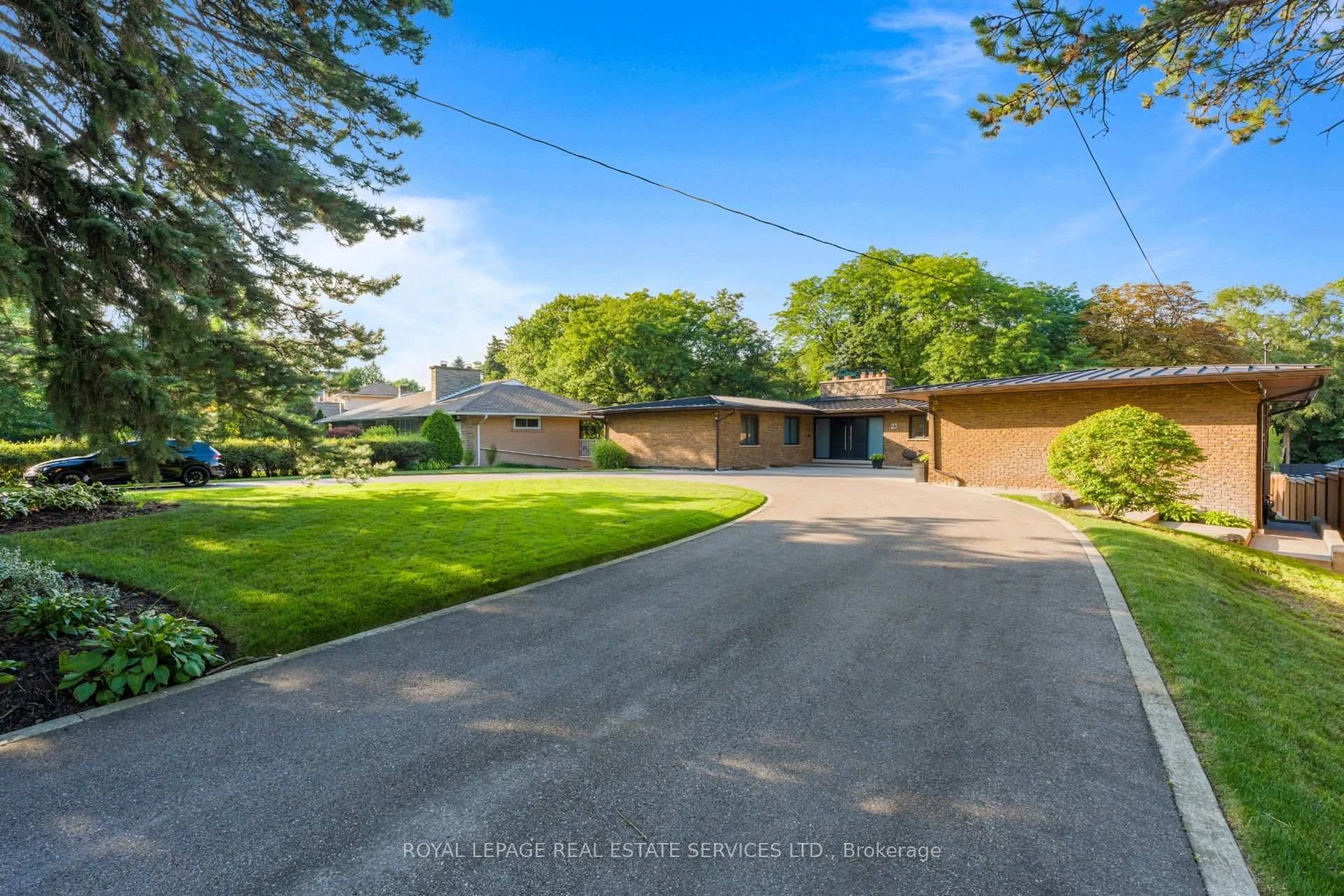 A pic from outside/outdoor area/front of a property/back of a property/a pic from drone, street for 23 Lorraine Gdns, Toronto Ontario M9B 4Z5