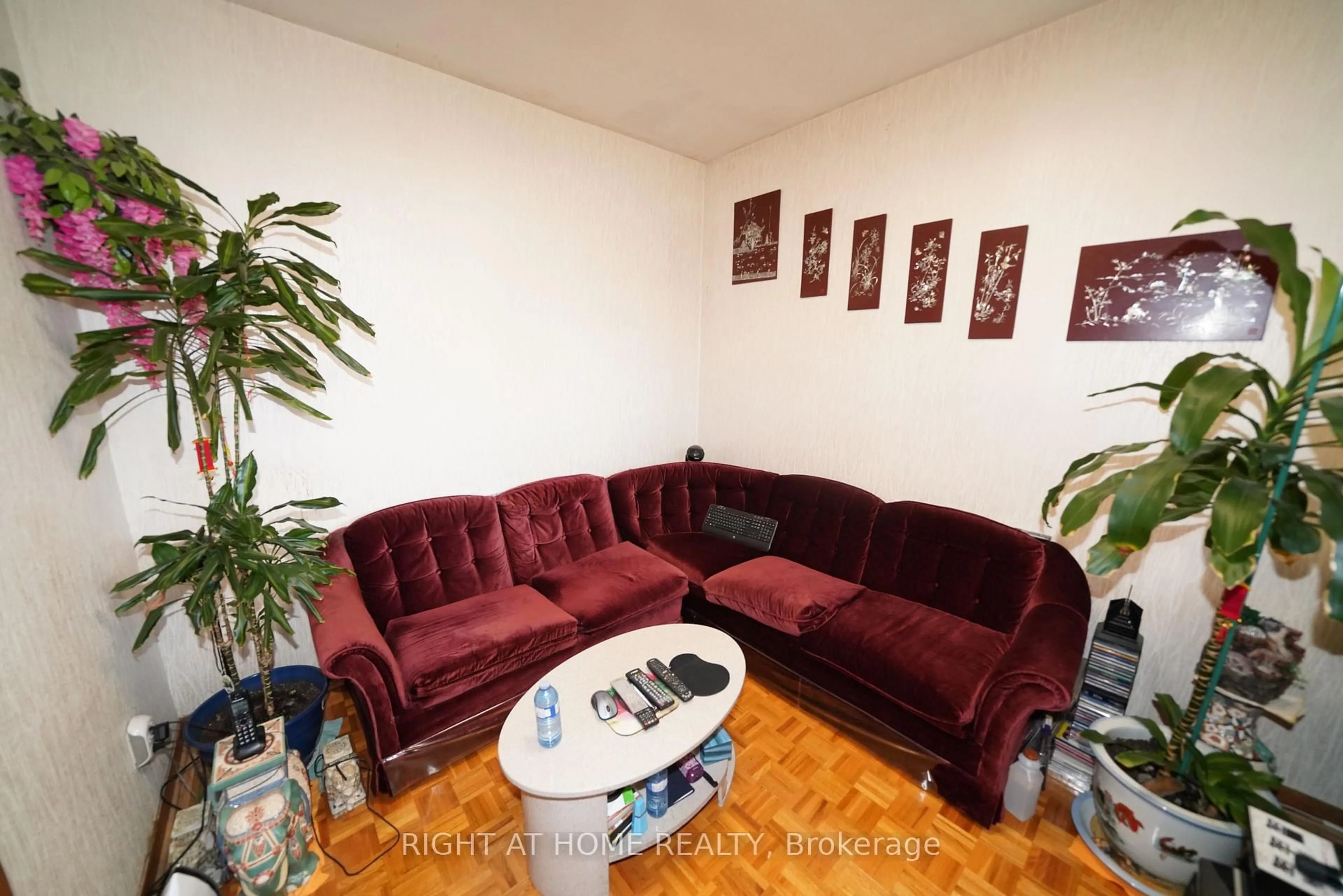 Living room with furniture, unknown for 65 Salem Ave, Toronto Ontario M6H 3C2