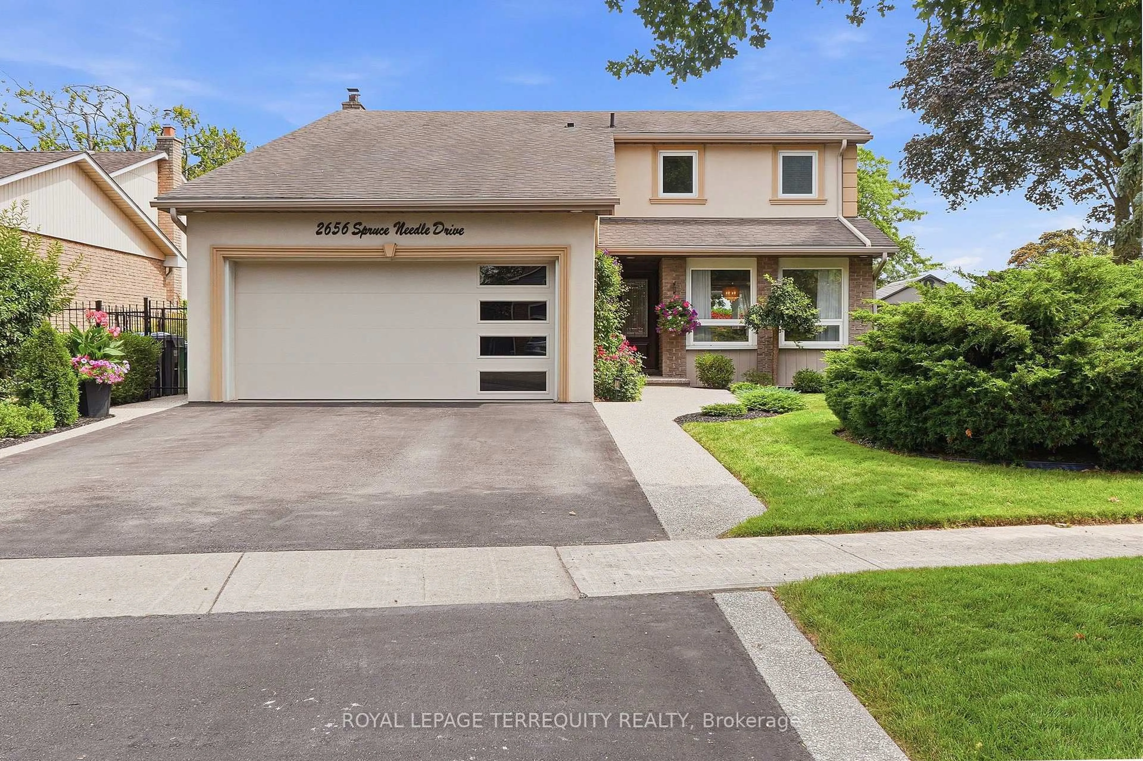 Home with brick exterior material, street for 2656 Spruce Needle Dr, Mississauga Ontario L5L 1M9
