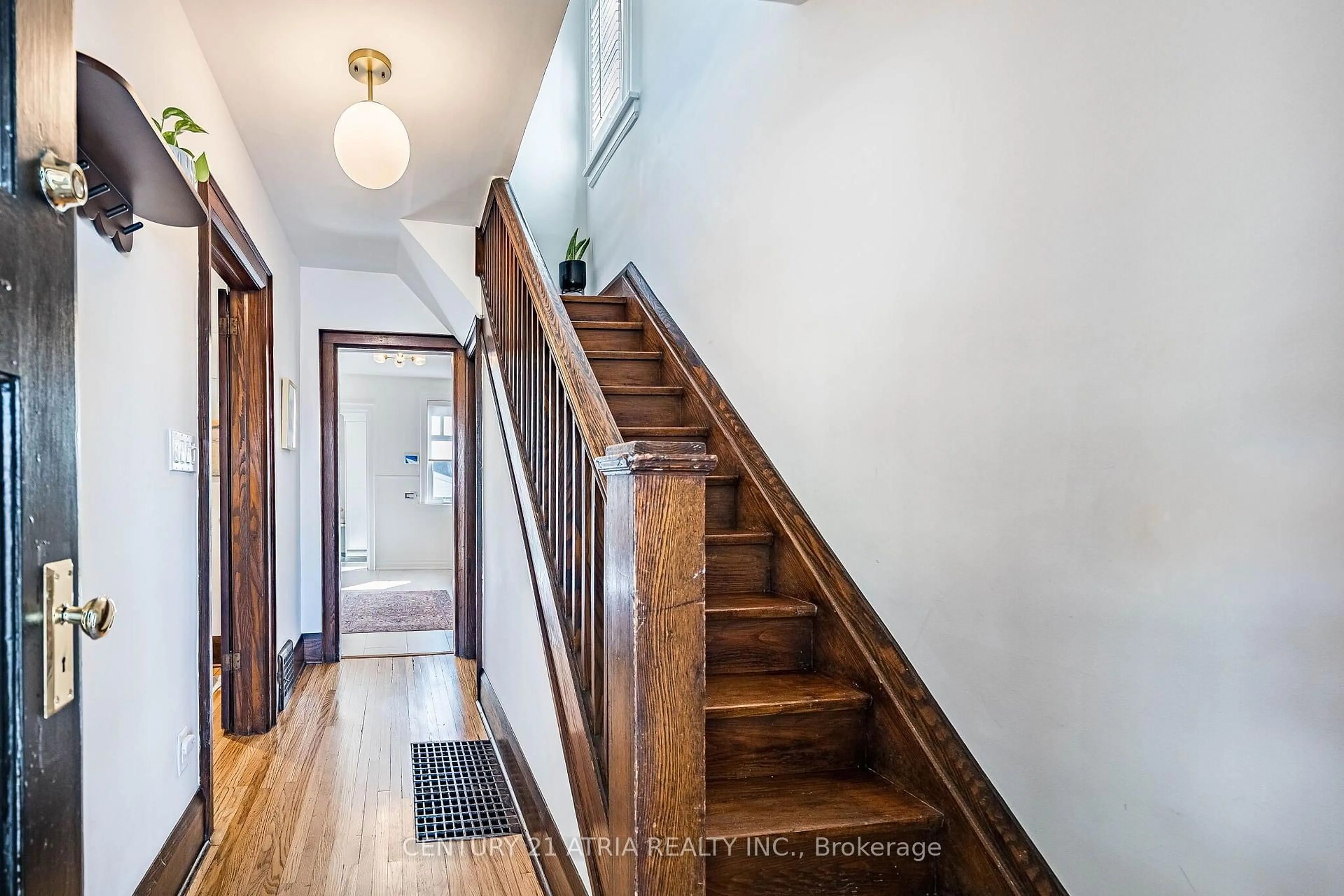 Indoor entryway for 59 Fifth St, Toronto Ontario M8V 2Z1