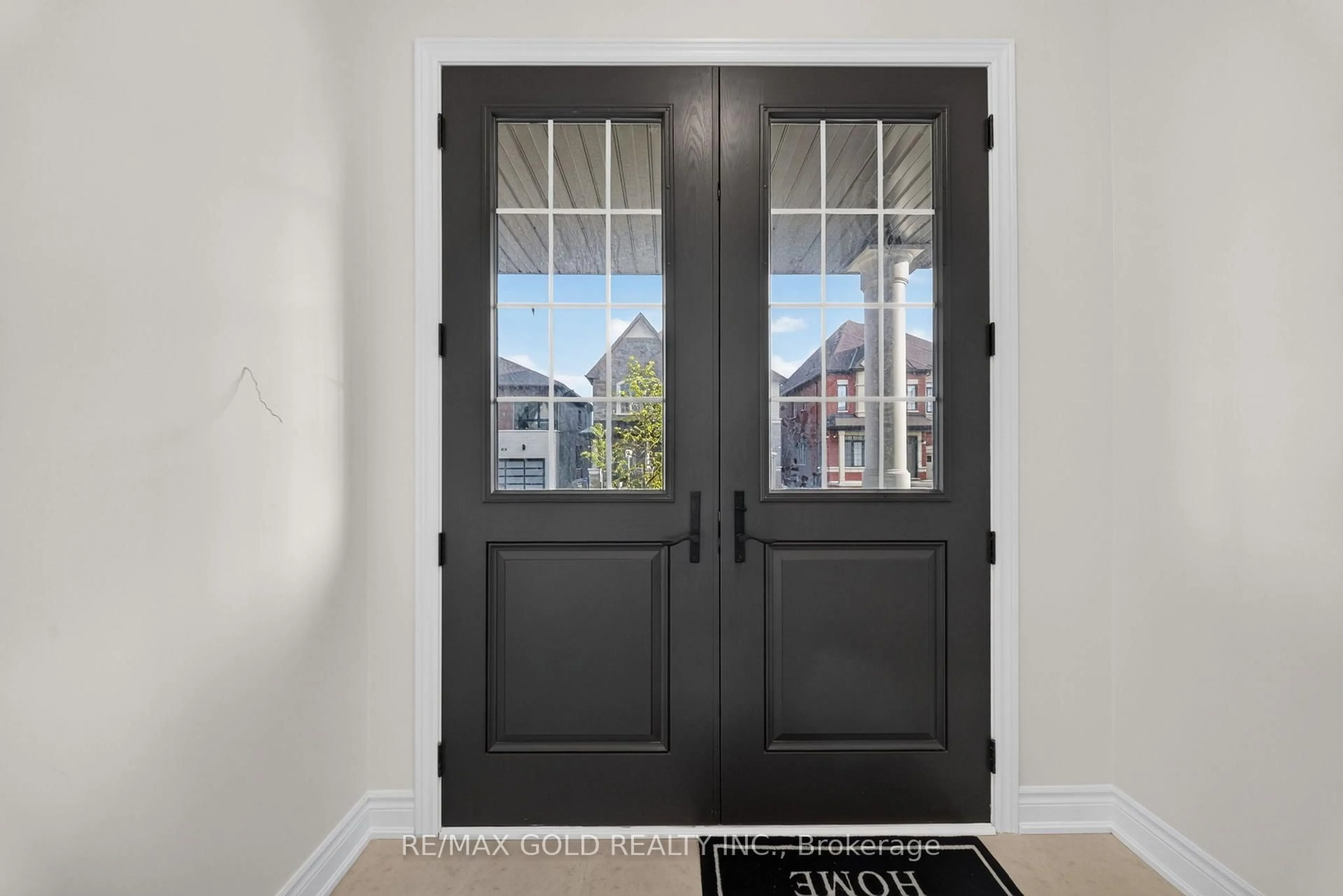 Indoor entryway for 11 Keyworth Cres, Brampton Ontario L6R 4E9