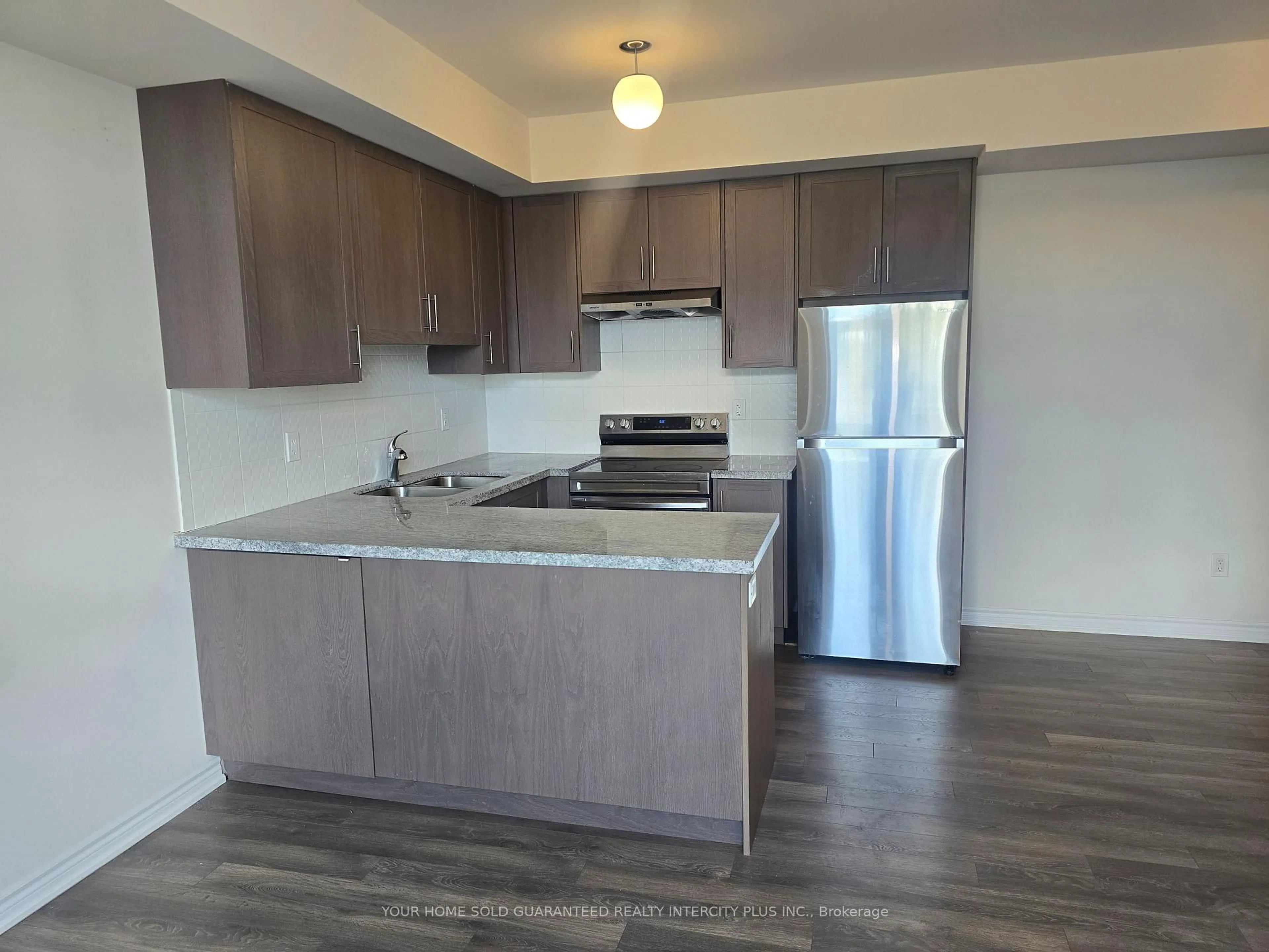 Standard kitchen, wood/laminate floor for 60 Halliford Pl #702, Brampton Ontario L6P 4R1