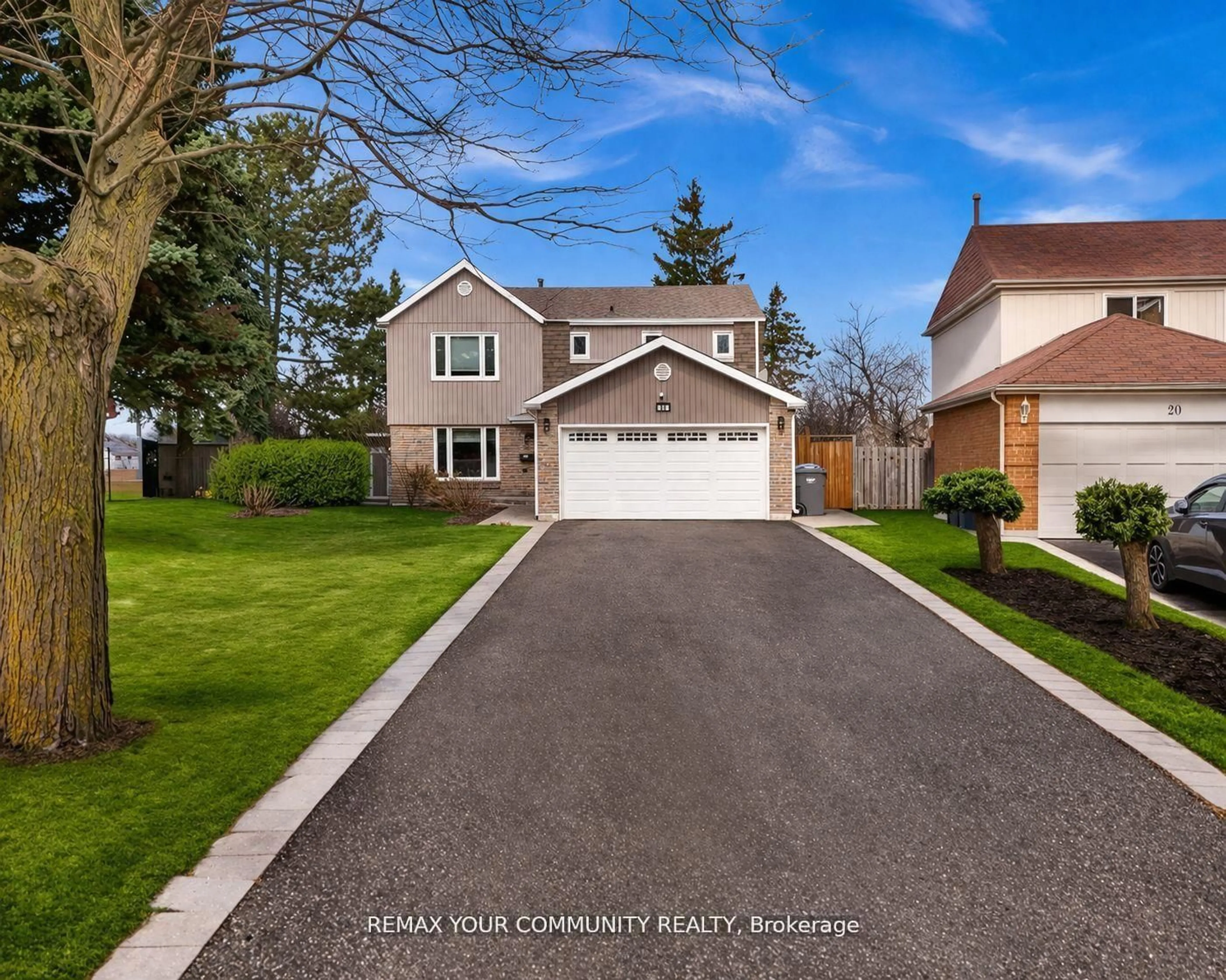 Home with vinyl exterior material, street for 22 Madelaine Cres, Brampton Ontario L6S 2Y9