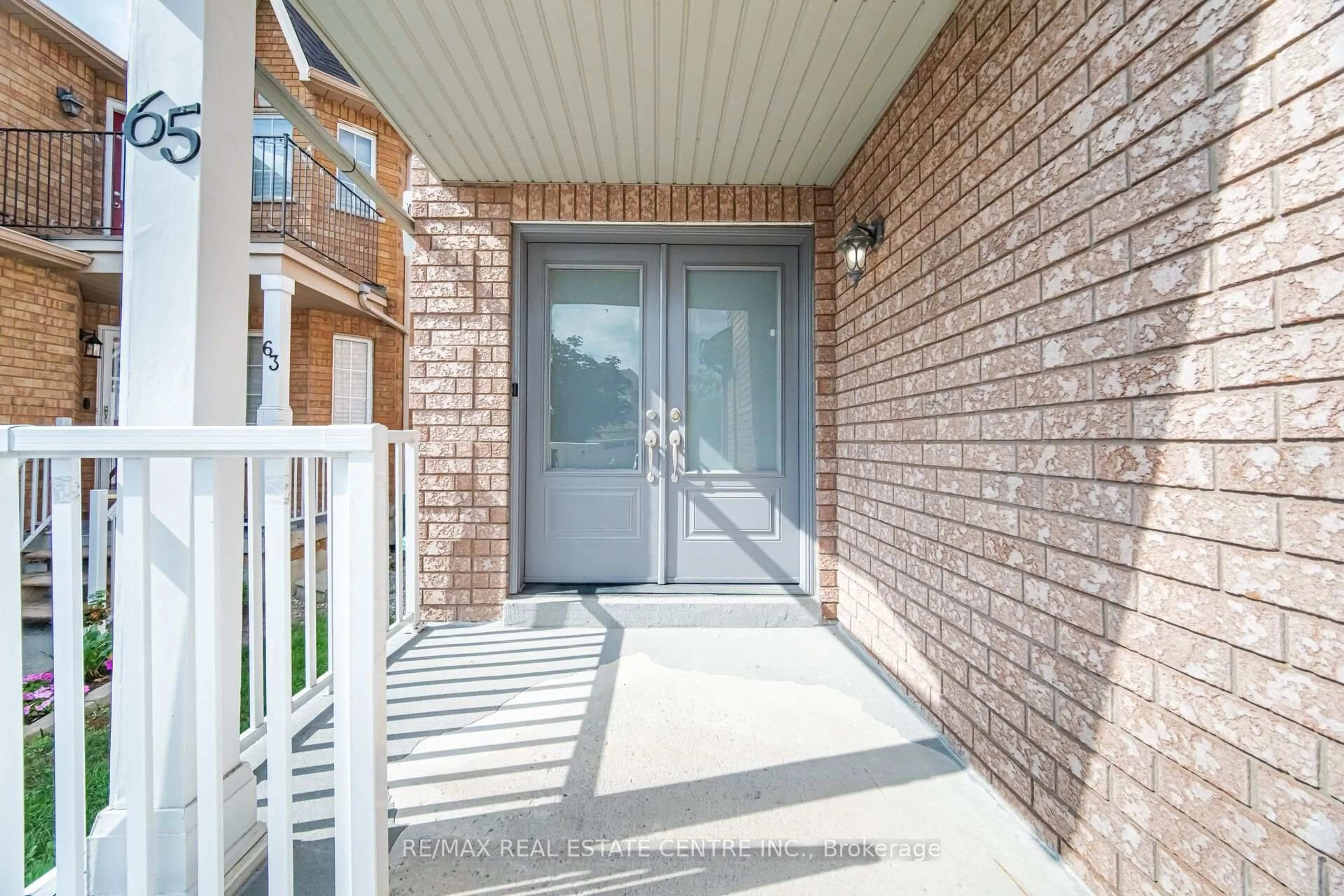 Indoor entryway for 65 Coolspring Cres, Caledon Ontario L7E 1W7