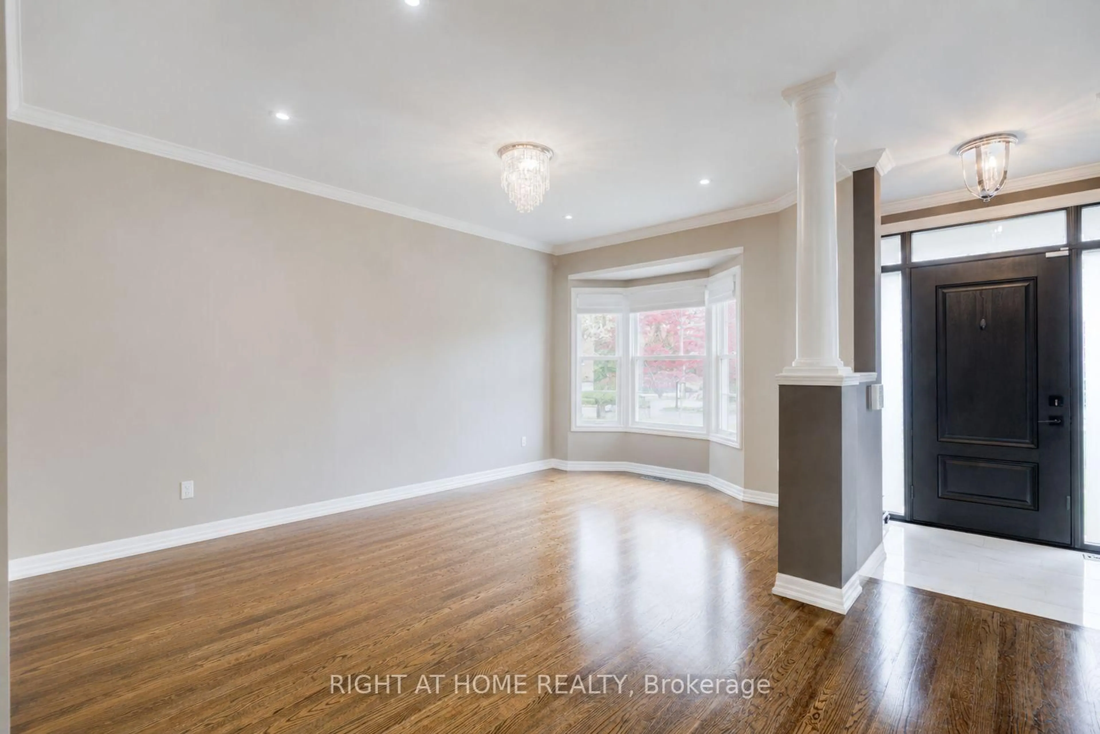 A pic of a room for 241 Lexington Rd, Oakville Ontario L6H 6L5