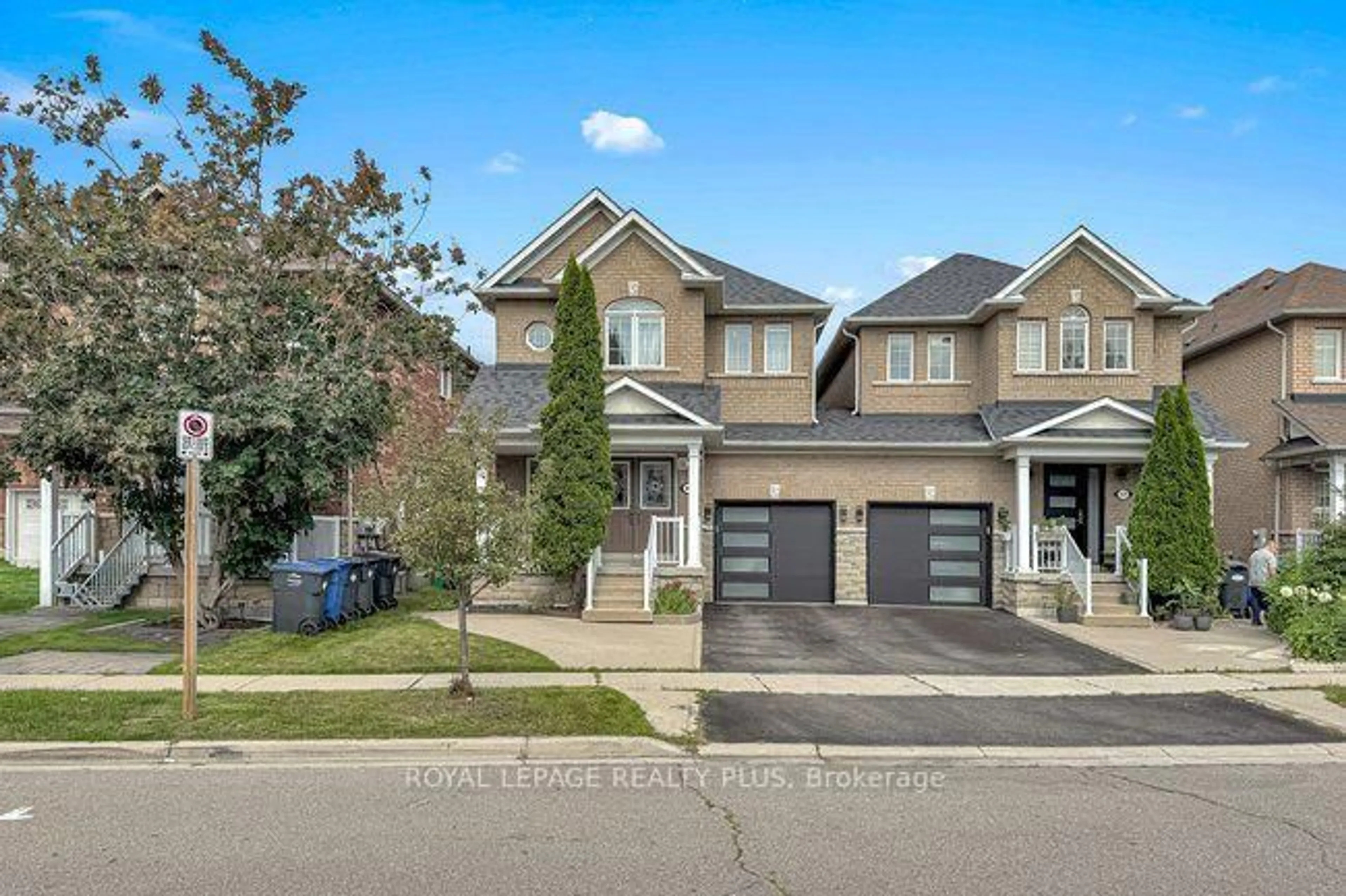 Home with brick exterior material, street for 3621 Bala Dr, Mississauga Ontario L5M 7N2