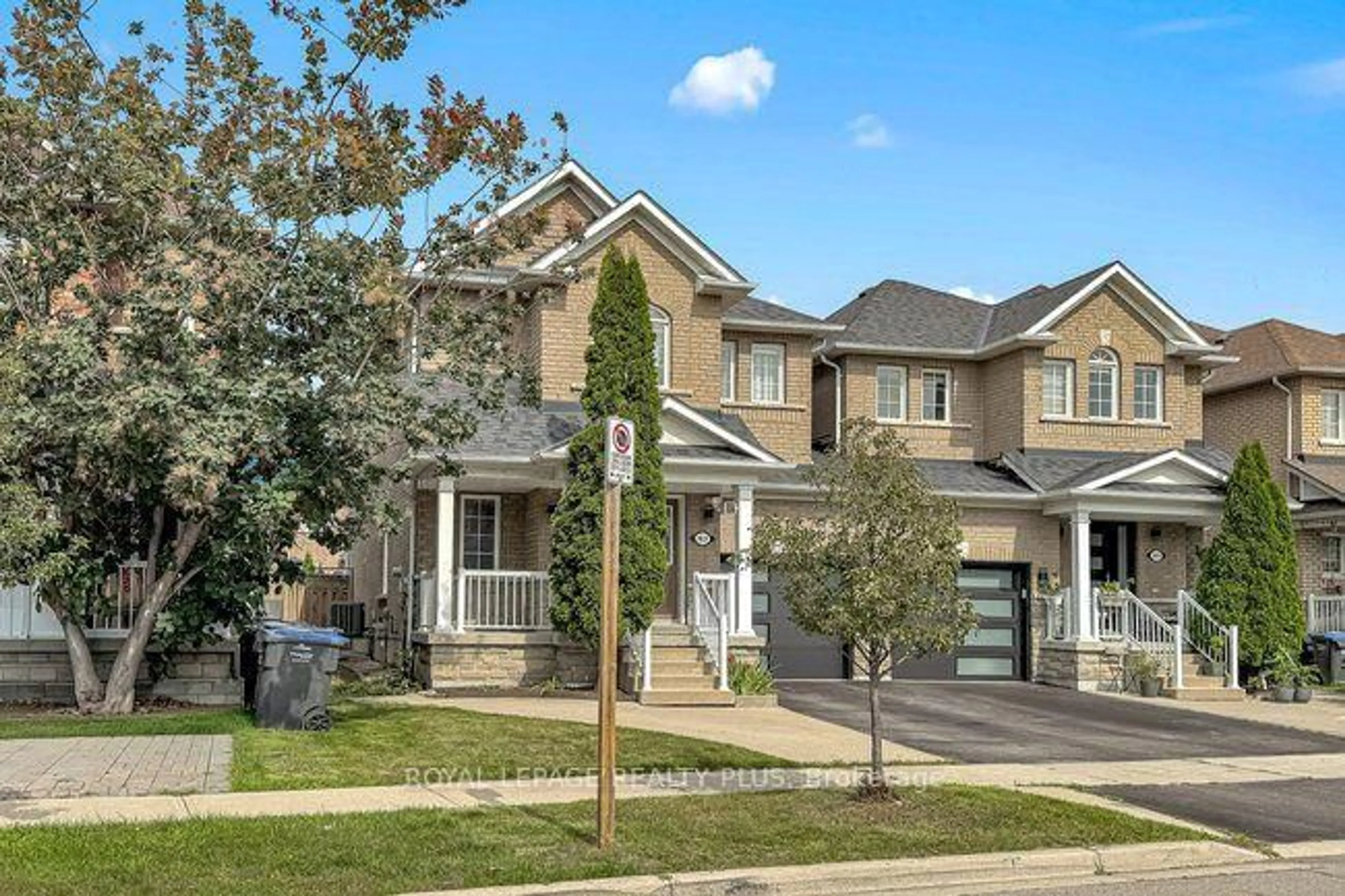 Home with brick exterior material, street for 3621 Bala Dr, Mississauga Ontario L5M 7N2