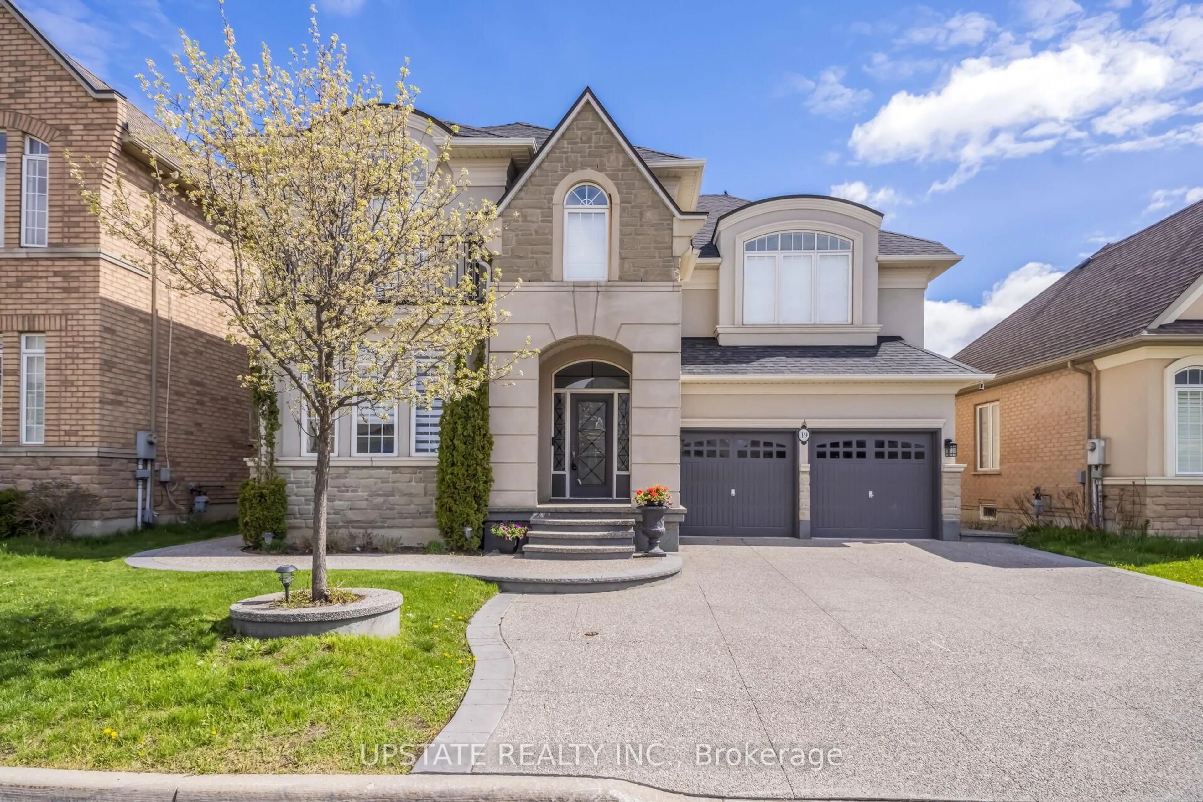 Home with brick exterior material, street for 19 Eaglesprings Cres, Brampton Ontario L6P 2V8