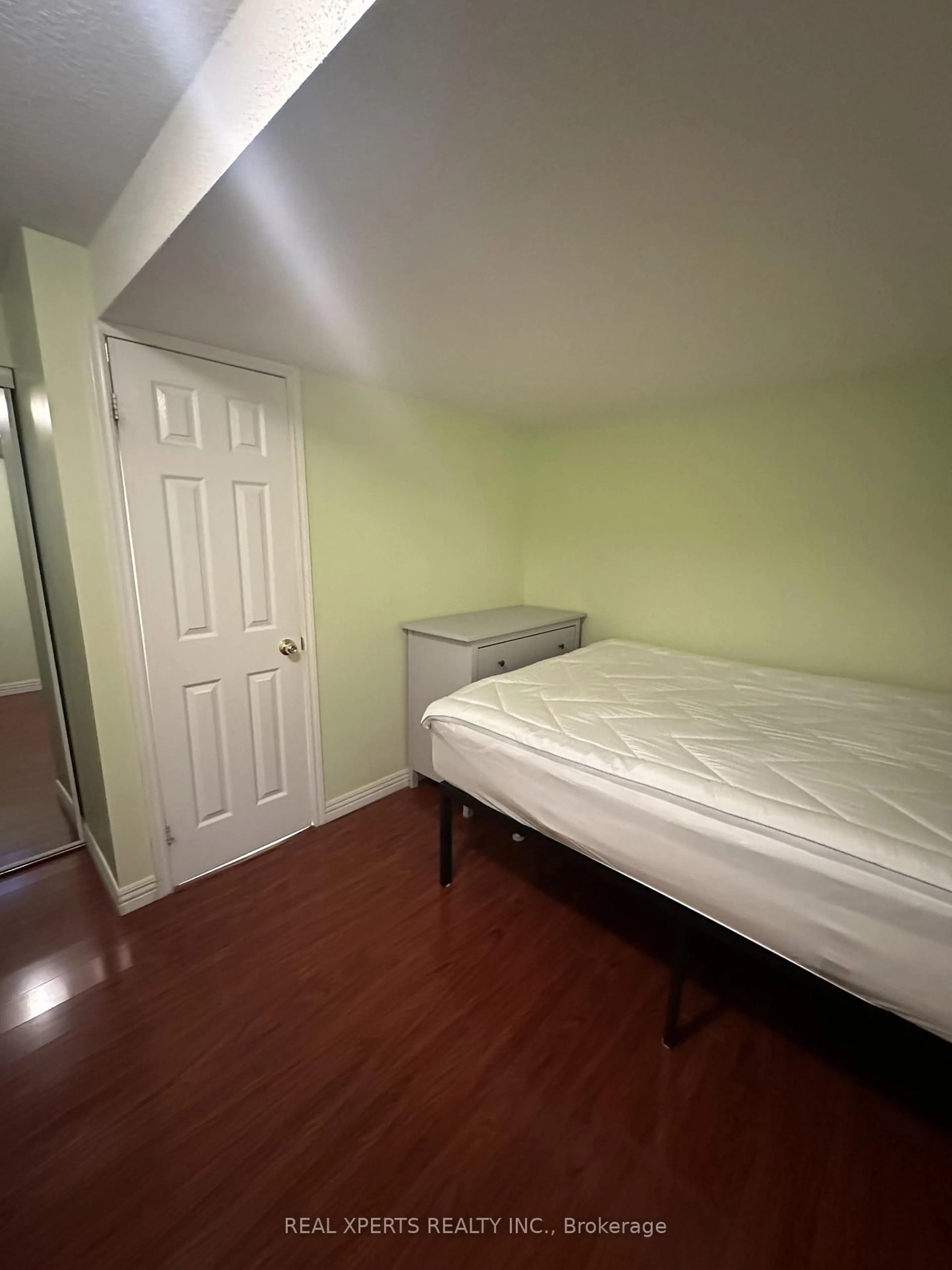 A pic of a room for 384 Cook Rd, Toronto Ontario M3J 0A8