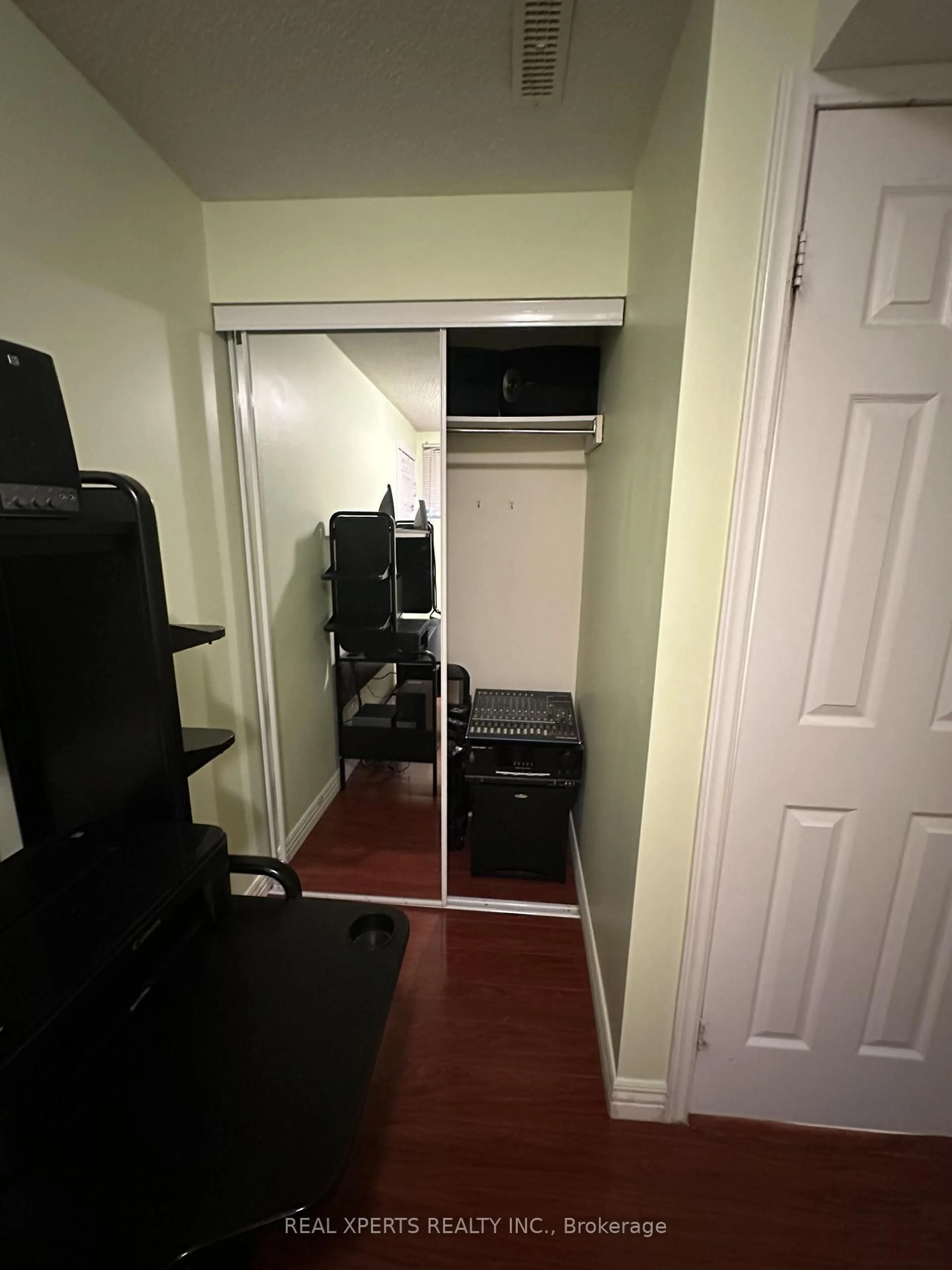 A pic of a room for 384 Cook Rd, Toronto Ontario M3J 0A8