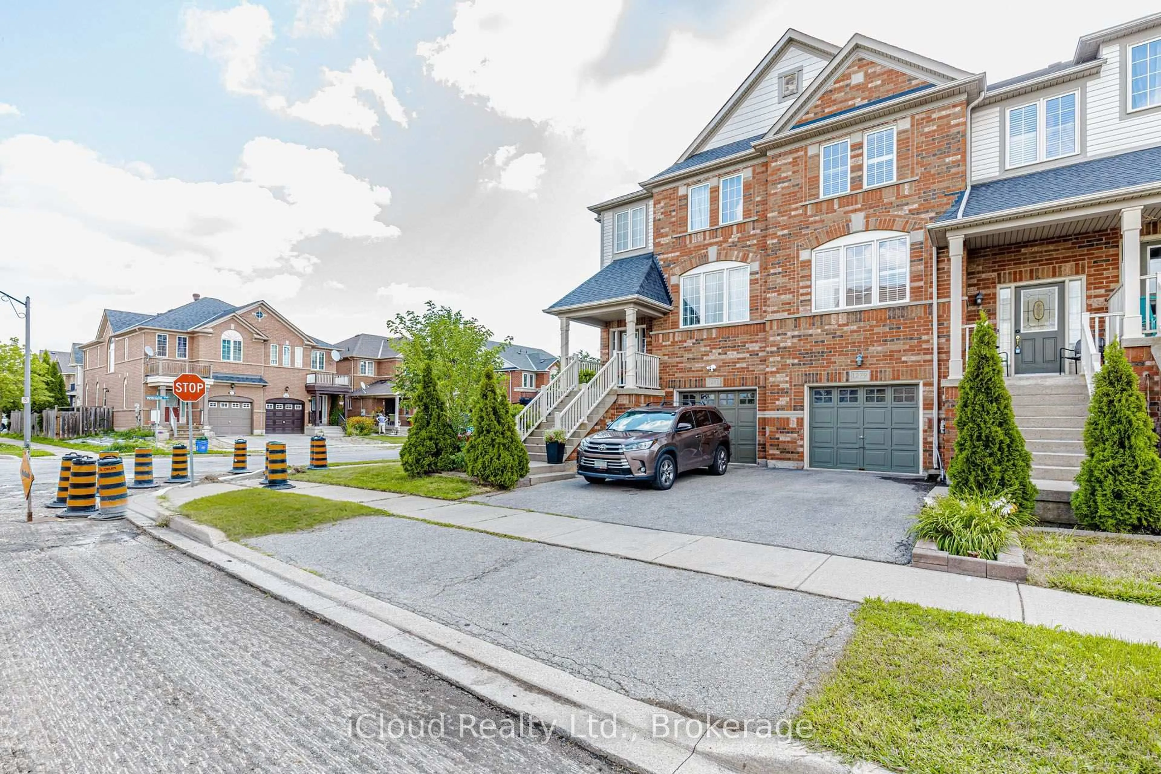 Home with brick exterior material, street for 1279 Lamont Cres, Milton Ontario L9T 6W4