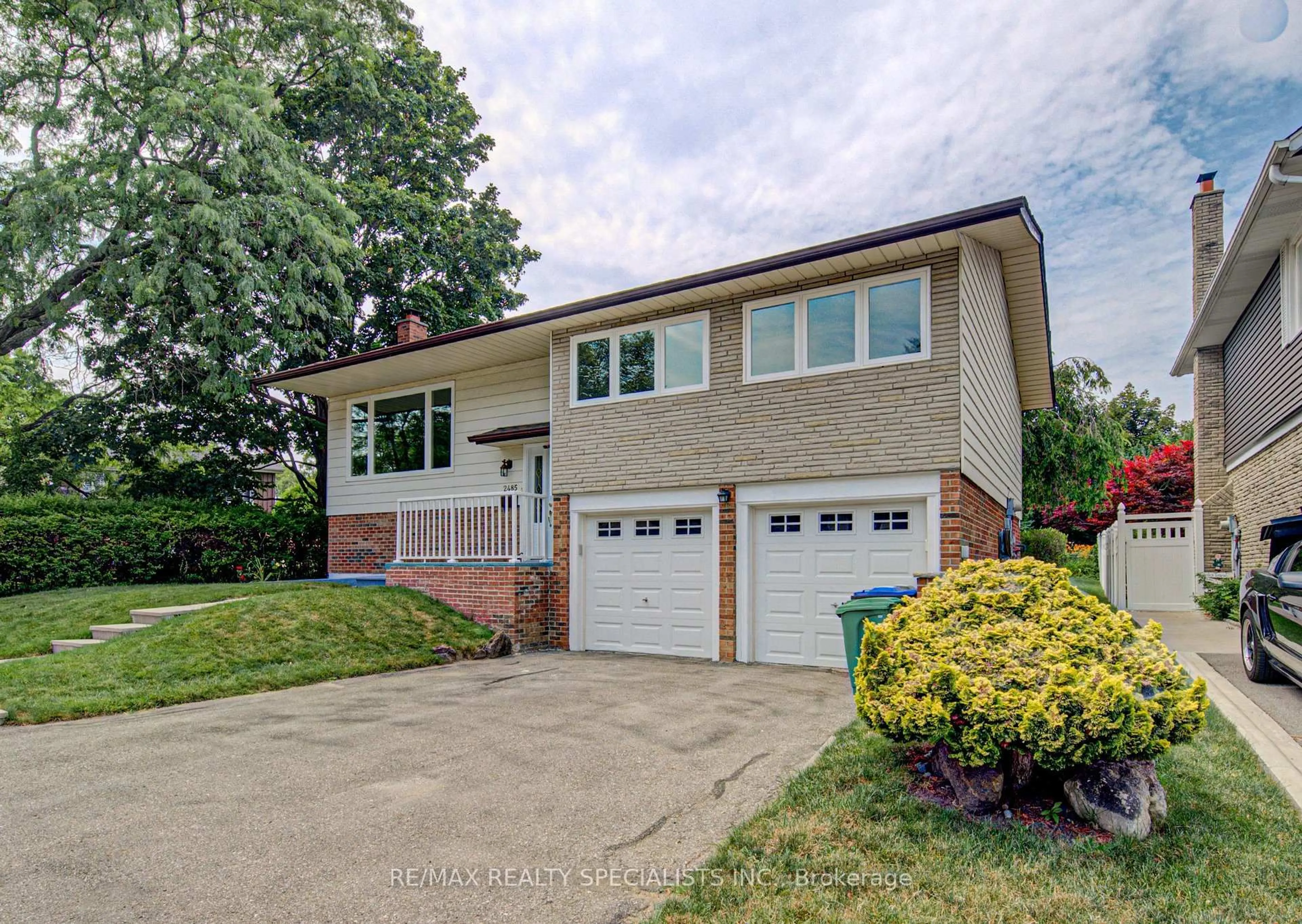 Home with brick exterior material, street for 2485 Council Ring Rd, Mississauga Ontario L5L 1E8