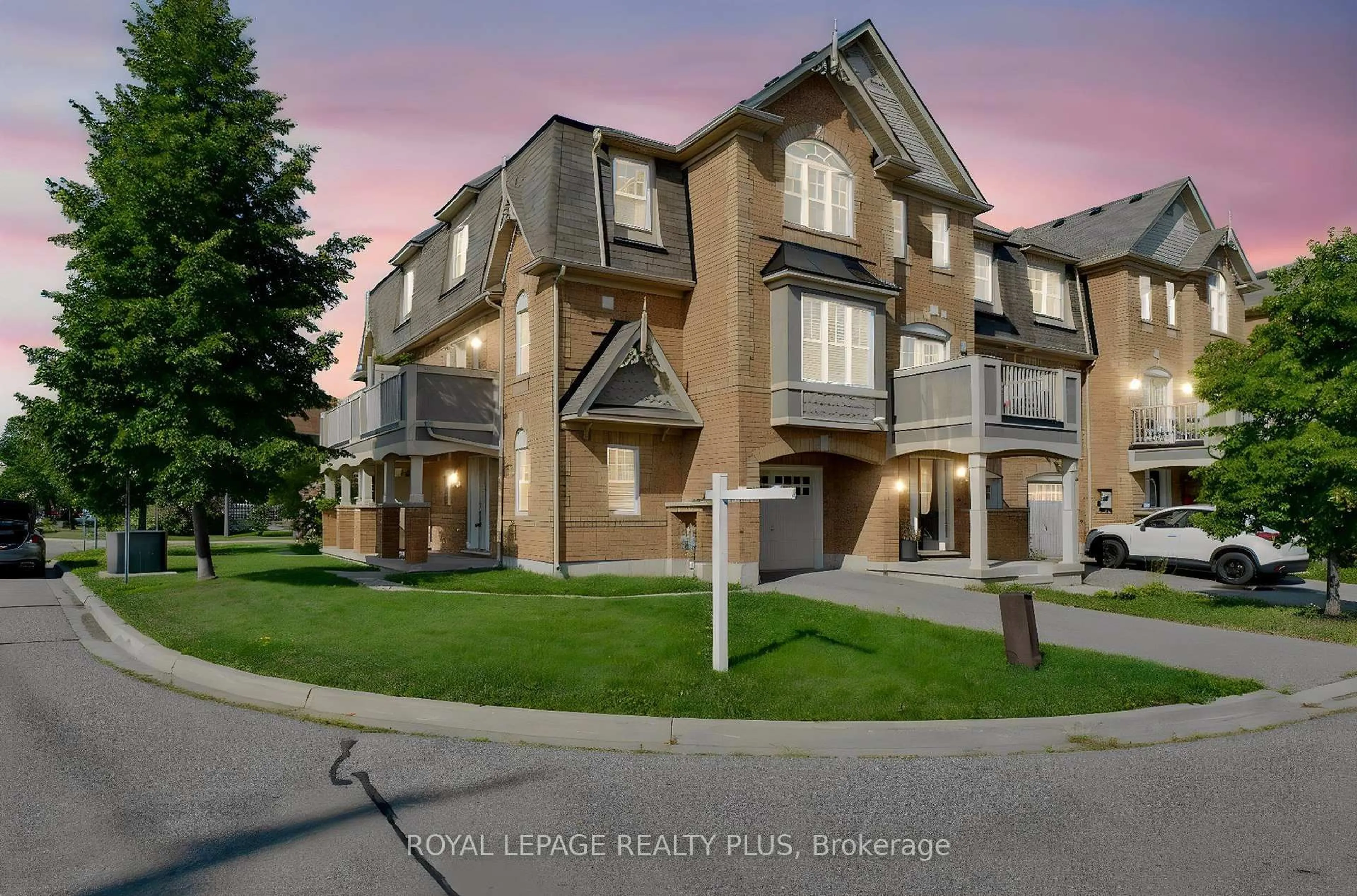 A pic from outside/outdoor area/front of a property/back of a property/a pic from drone, street for 501 Cavanagh Lane, Milton Ontario L9T 8G3