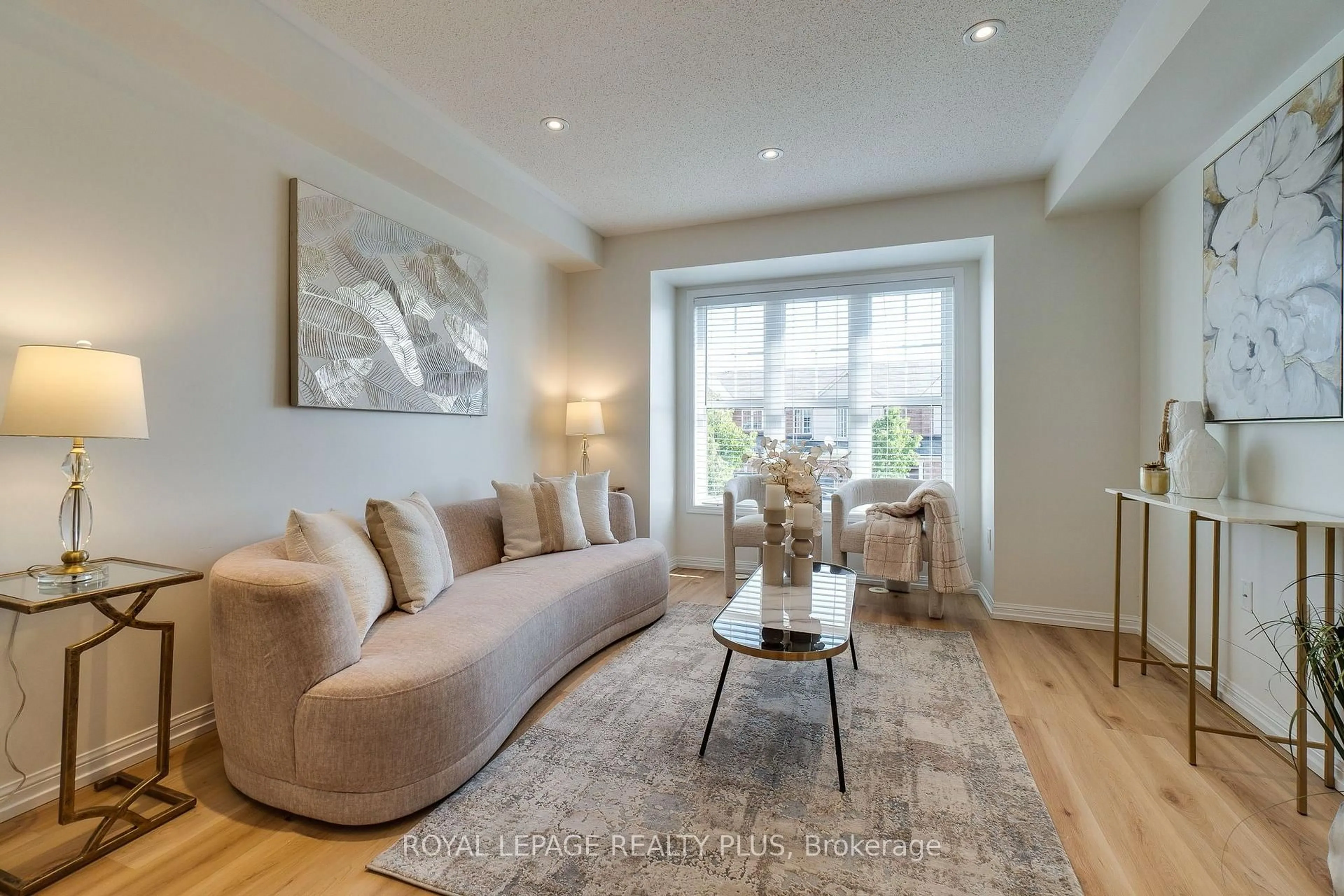 Living room with furniture, unknown for 501 Cavanagh Lane, Milton Ontario L9T 8G3